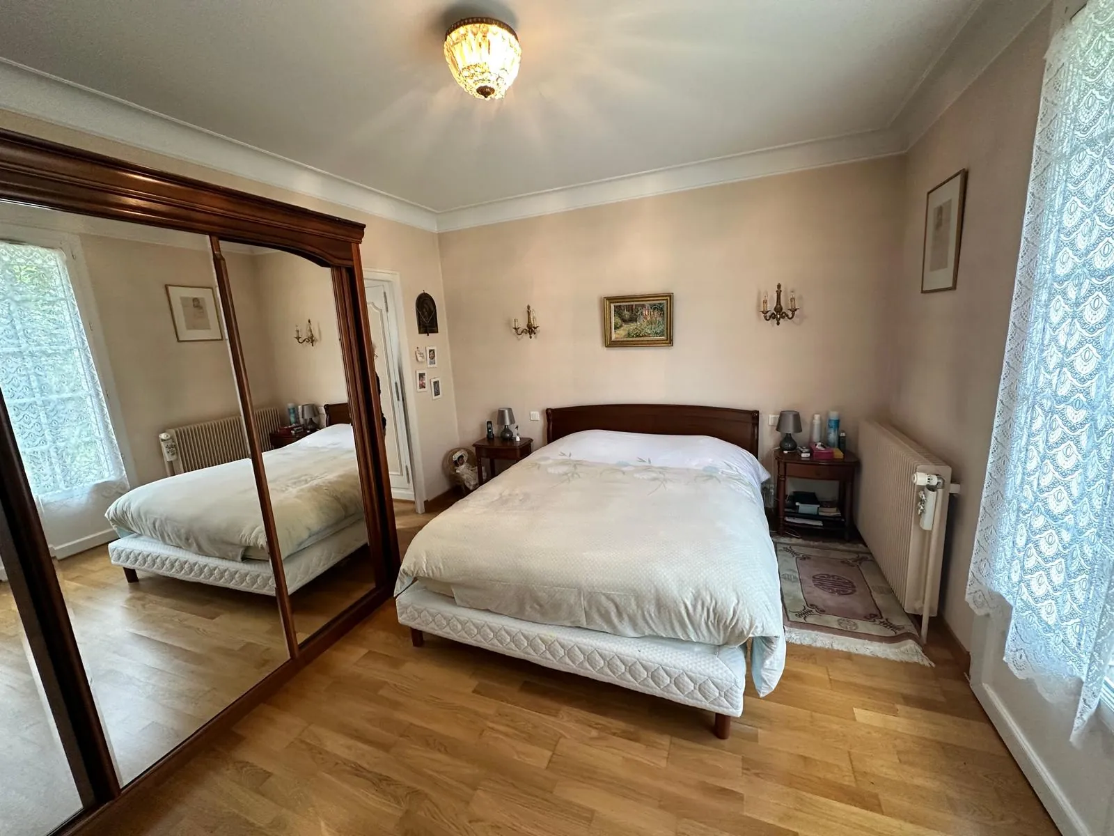 Belle maison avec piscine à Joigny, grand jardin et sous-sol complet 