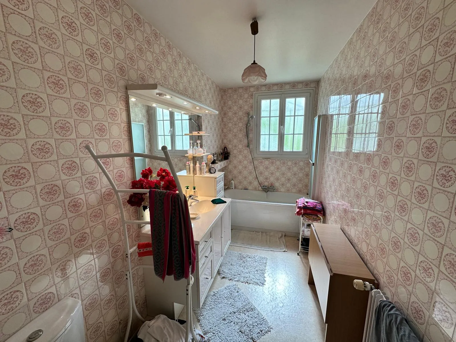 Belle maison avec piscine à Joigny, grand jardin et sous-sol complet 