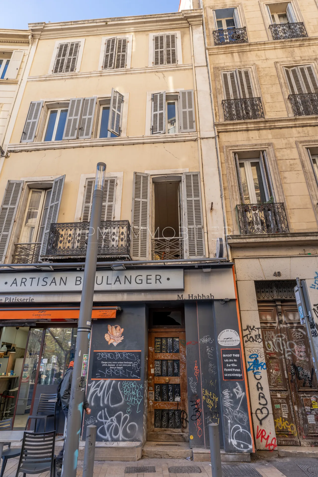 Appartement à rénover de 65 m² avec balcon au cœur de Marseille 