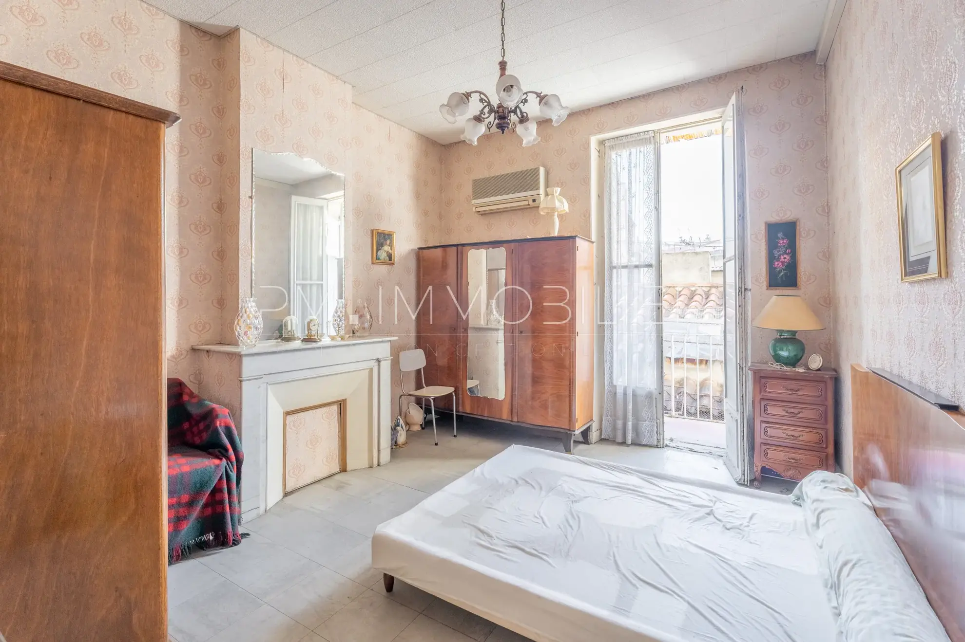 Appartement à rénover de 65 m² avec balcon au cœur de Marseille 