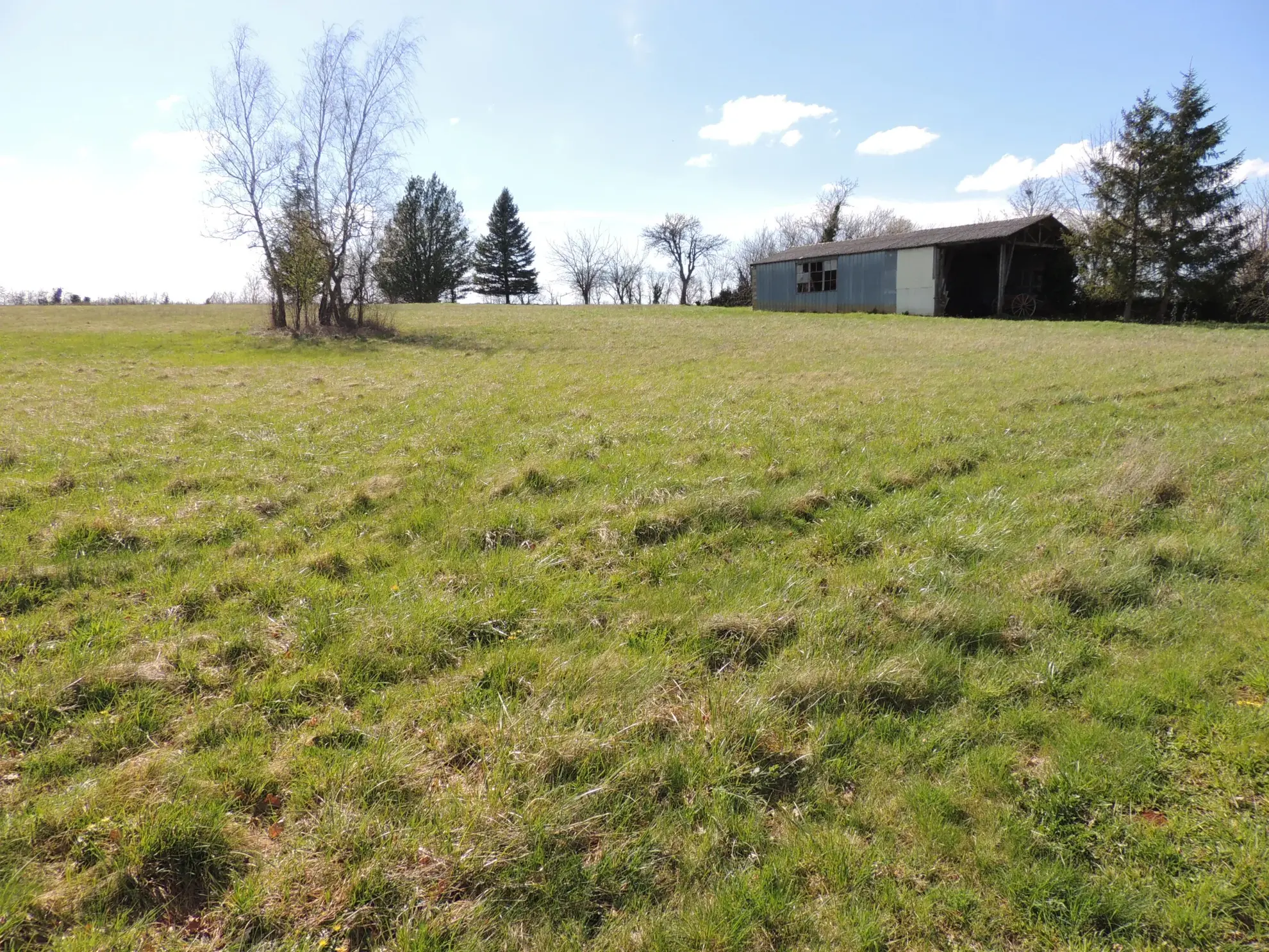 Terrain constructible de 1450 m² à Savignac proche Villefranche de Rouergue 