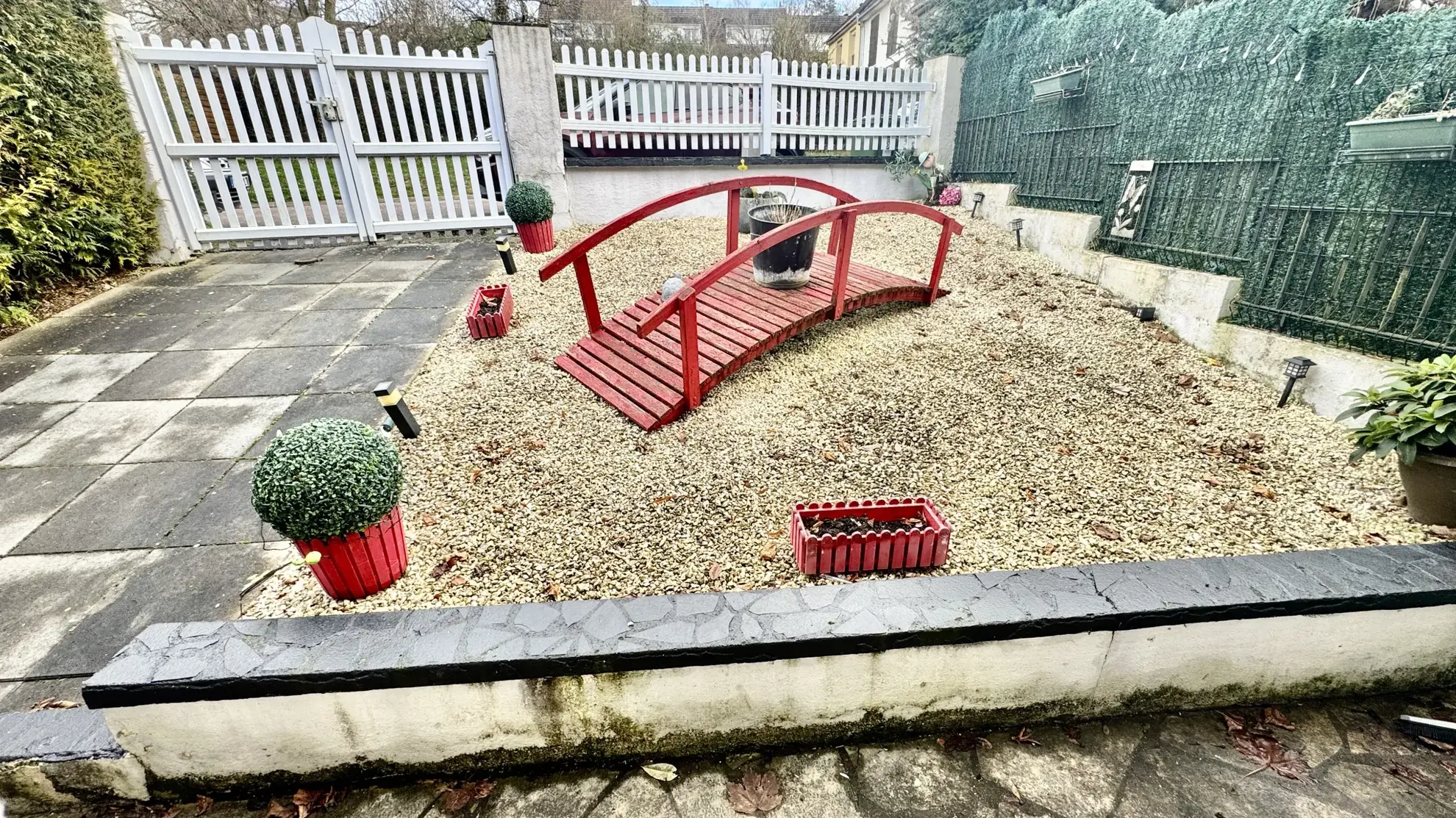 Maison familiale de 100 m² à Mantes-la-Ville avec jardin et 4 chambres 