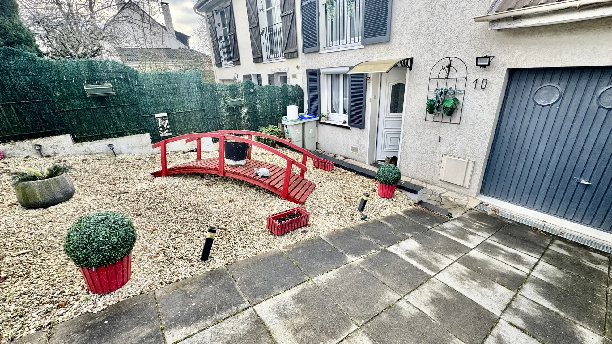 Maison familiale de 100 m² à Mantes-la-Ville avec jardin et 4 chambres 