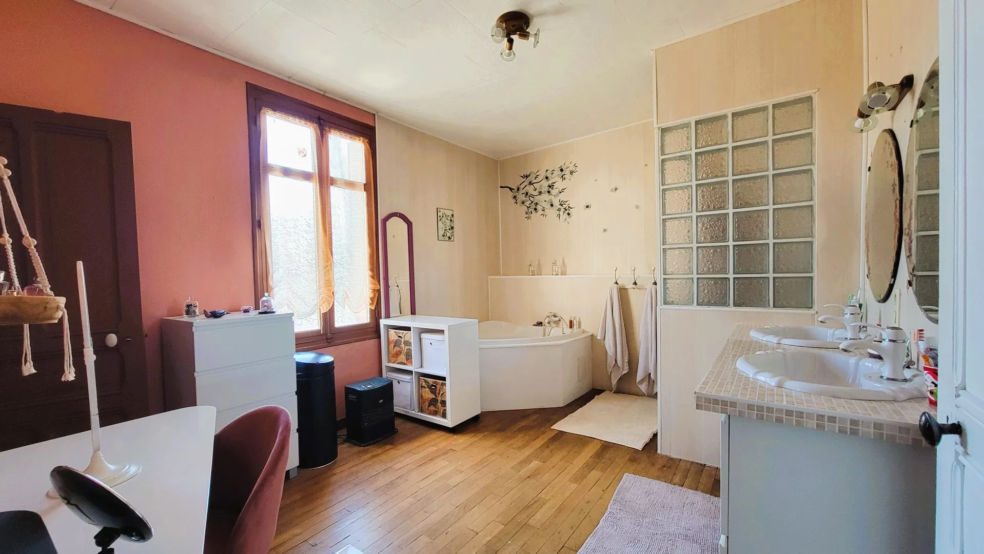 Maison ancienne rénovée à Saint Lambert du Lattay - Coup de cœur garanti 