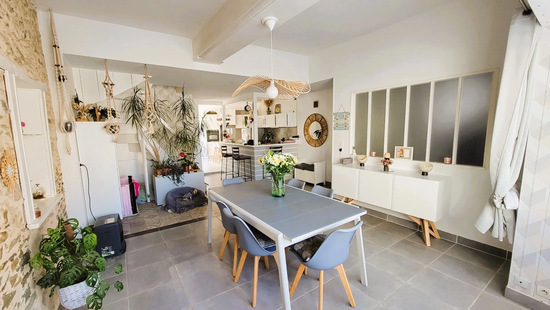 Maison ancienne rénovée à Saint Lambert du Lattay - Coup de cœur garanti