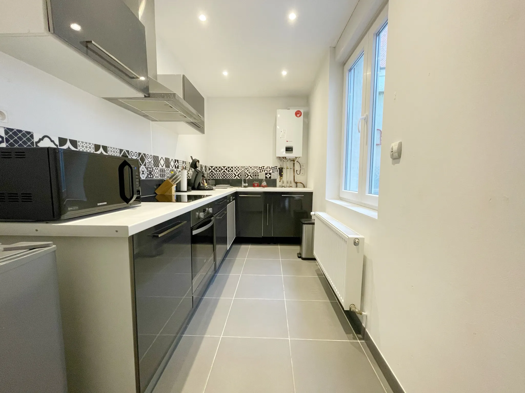 Maison moderne de 4 pièces avec extérieur à Roubaix 