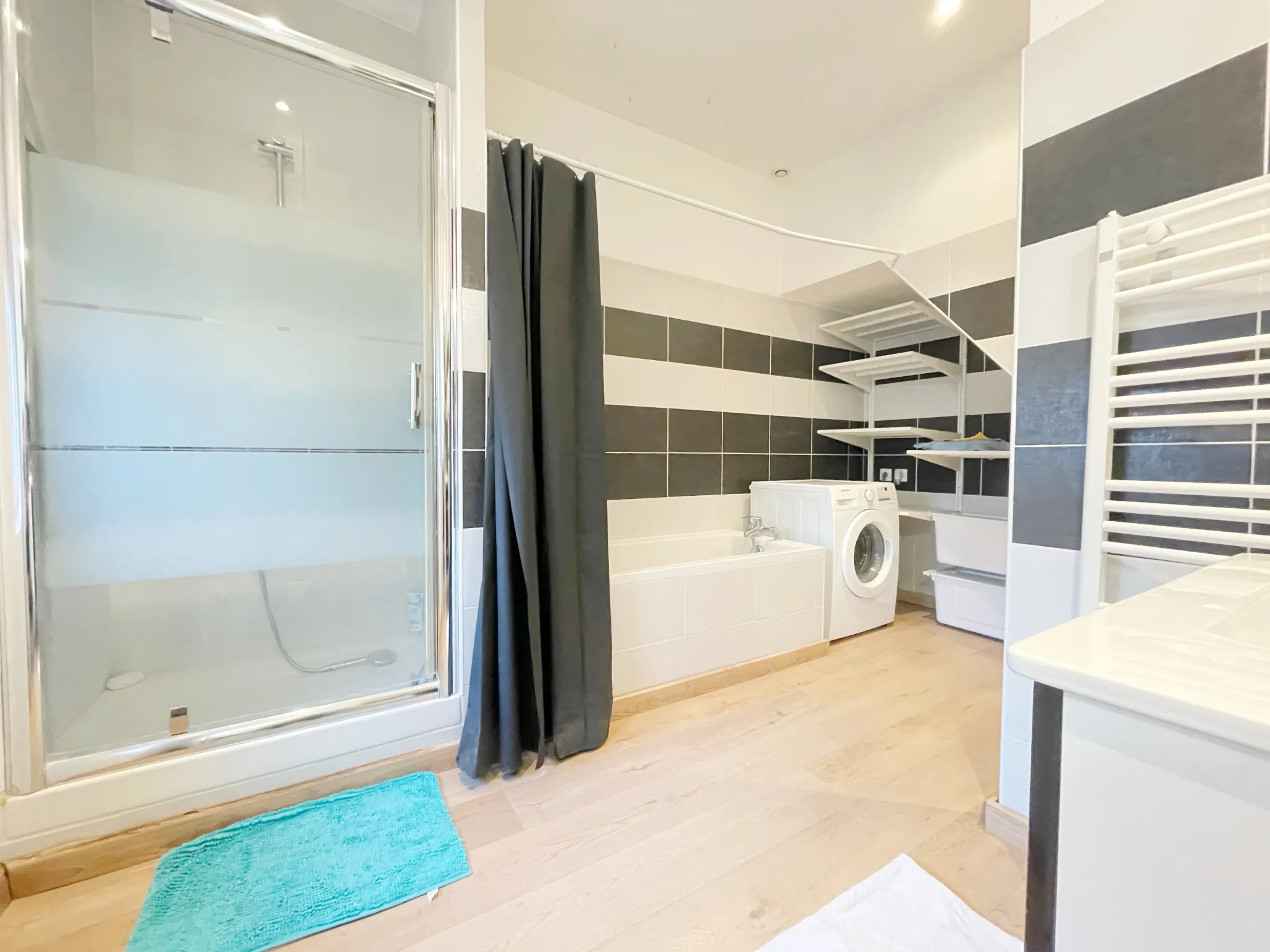 Maison moderne de 4 pièces avec extérieur à Roubaix 