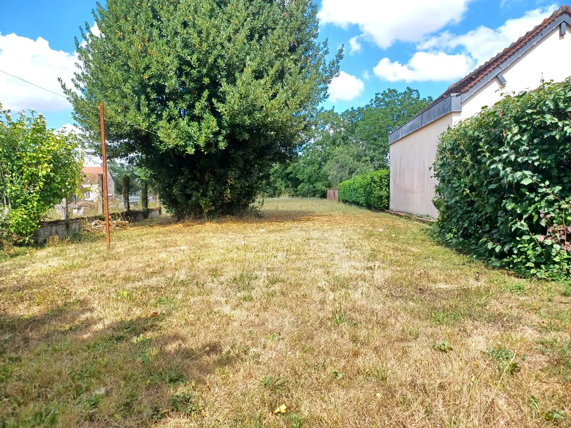Maison individuelle de 85 m² avec véranda et terrain à Mornay Berry 