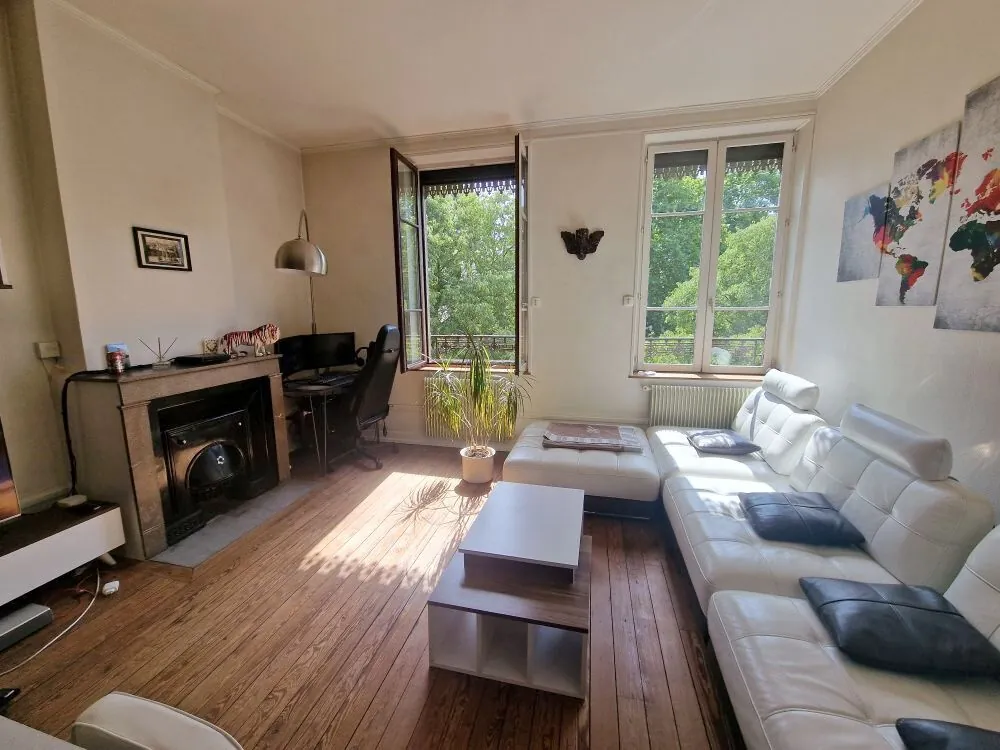 Appartement T2 lumineux de 57 m² en dernier étage à Lyon 8ème