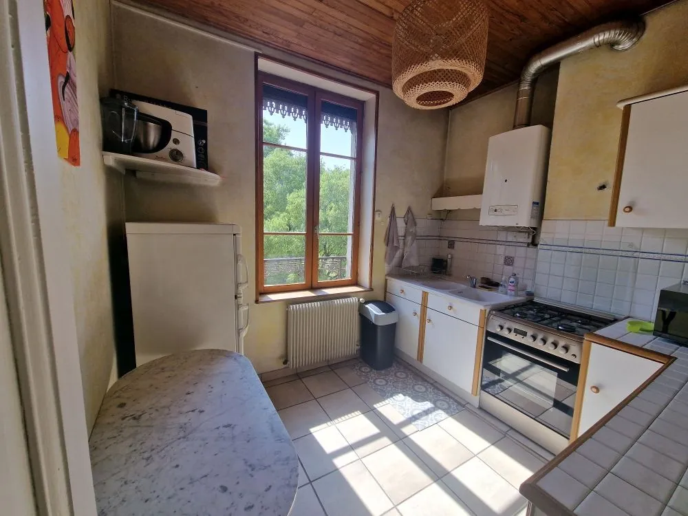 Appartement T2 lumineux de 57 m² en dernier étage à Lyon 8ème 