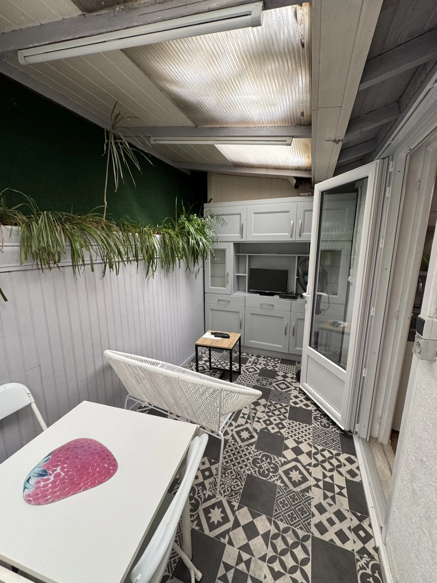 Maison en pierres à Sarlat avec deux appartements et grand terrain – Investissement ou résidence 