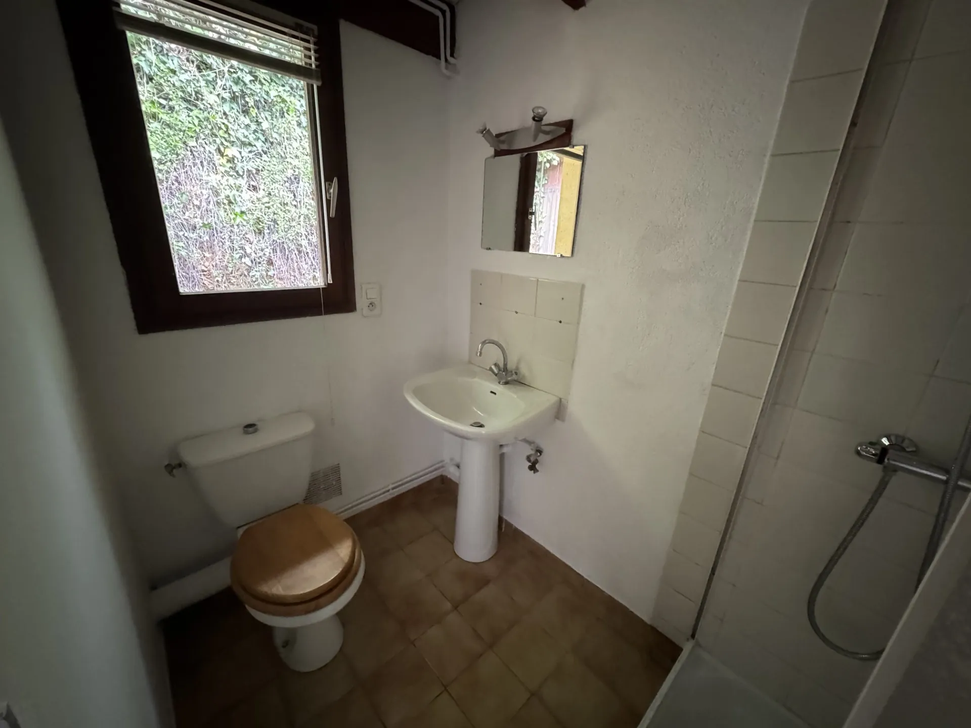 Maison en pierres à Sarlat avec deux appartements et grand terrain – Investissement ou résidence 