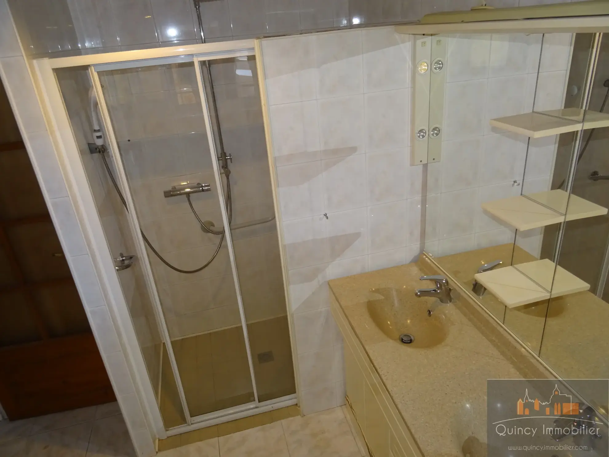 Maison ancienne à vendre à Avallon - 160 m², terrain, terrasse, stationnement 