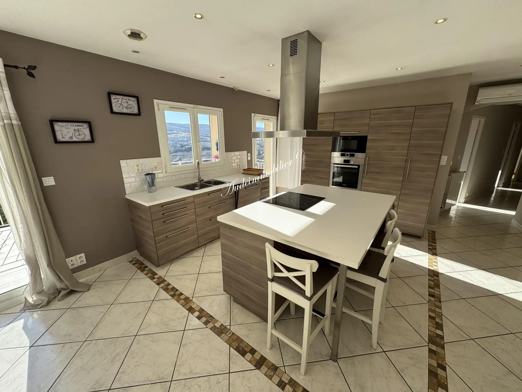 Villa avec vue panoramique sur Limoux et Pyrénées - 3 chambres, grand sous-sol 