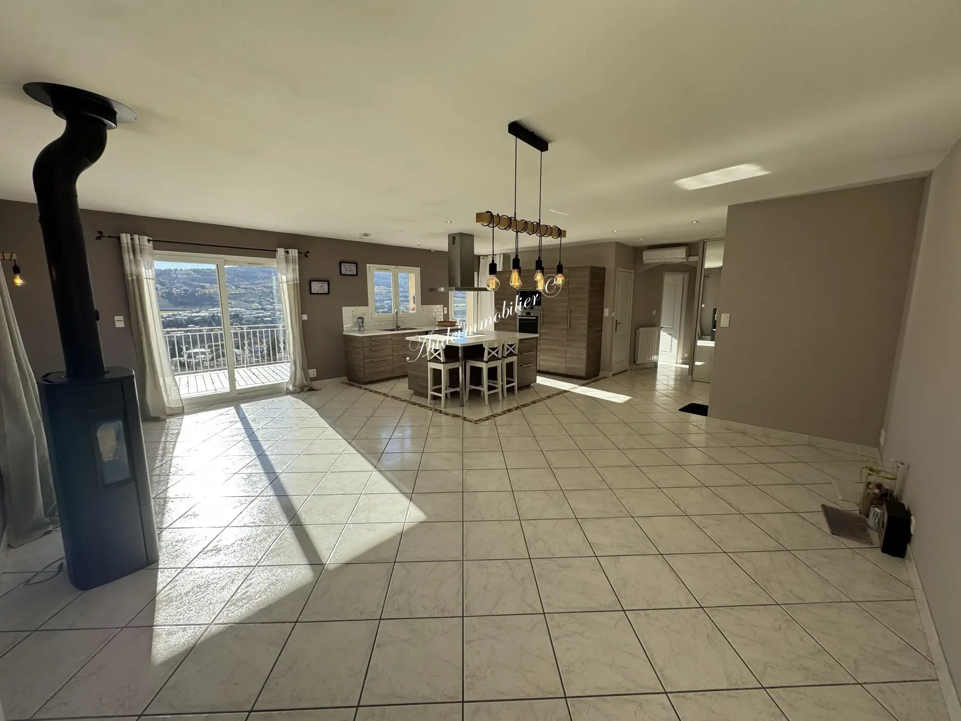 Villa avec vue panoramique sur Limoux et Pyrénées - 3 chambres, grand sous-sol 