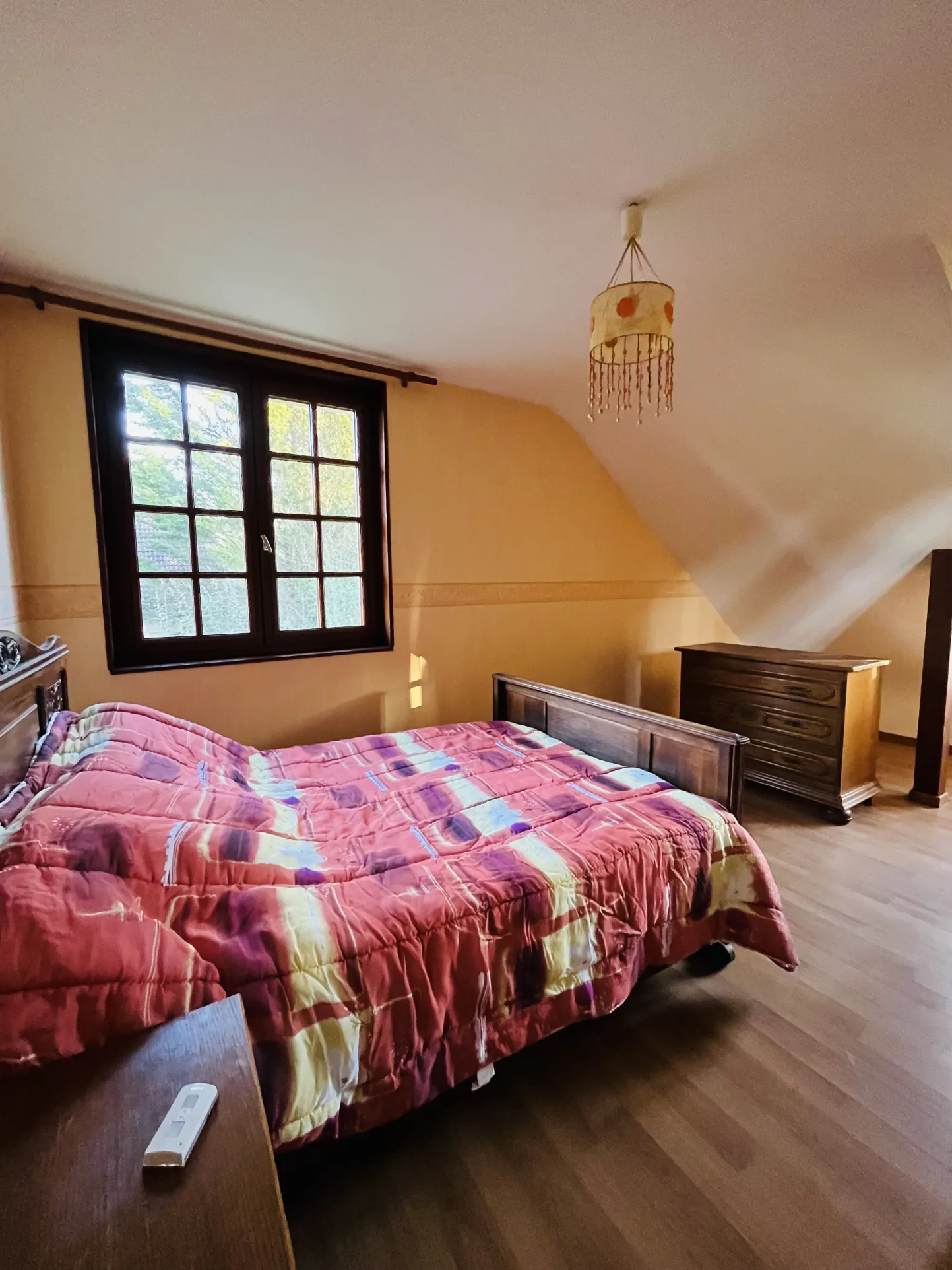 Maison familiale de 193 m² à Quers avec terrain arboré et sous-sol aménageable 