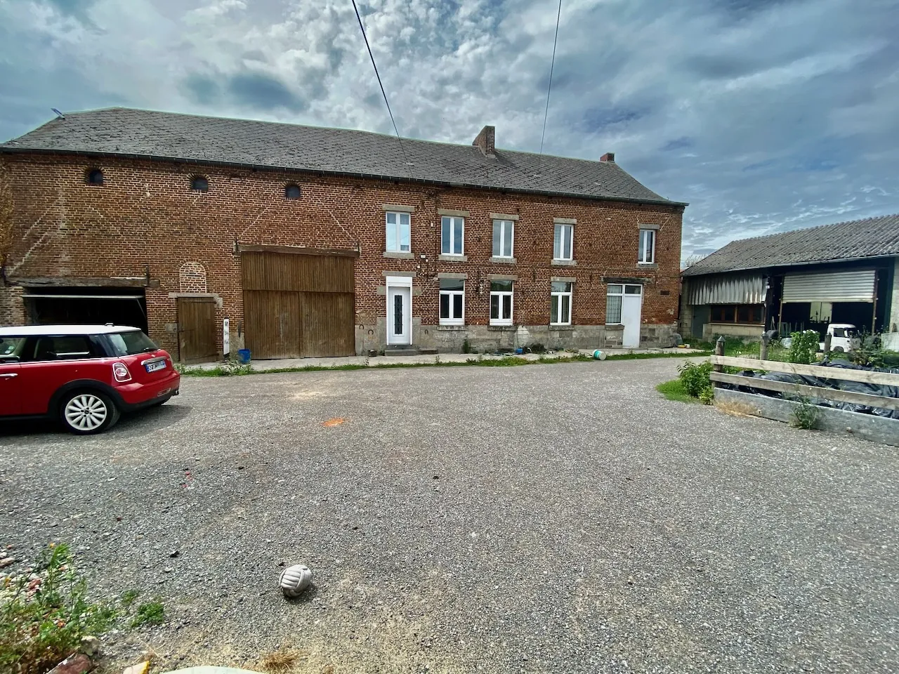 Vente d’un corps de ferme authentique de 200 m² avec 2,83 ha à Avesnes-sur-Helpe 