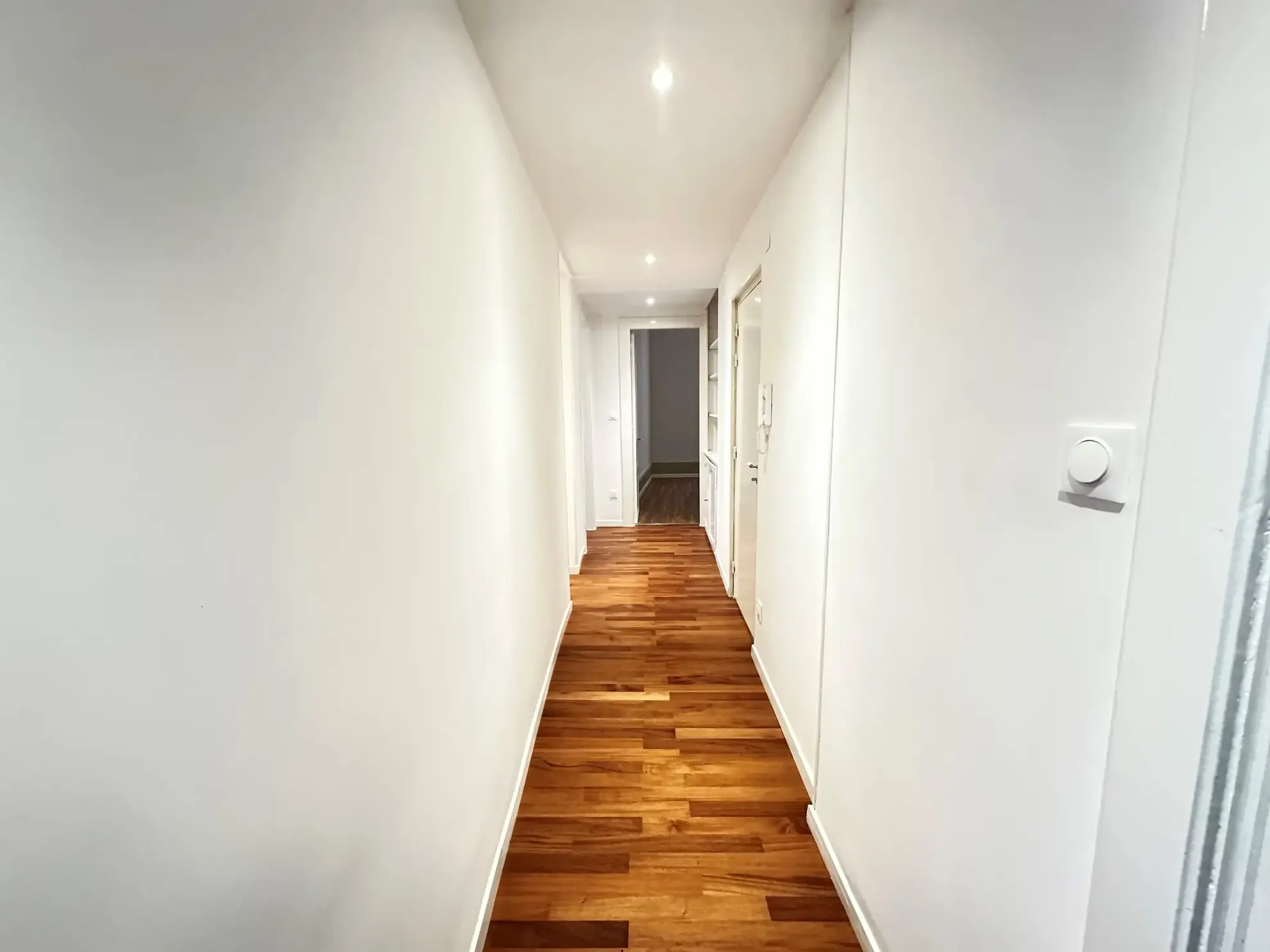 Appartement T5 rénové à Belfort Centre avec cave et grenier 