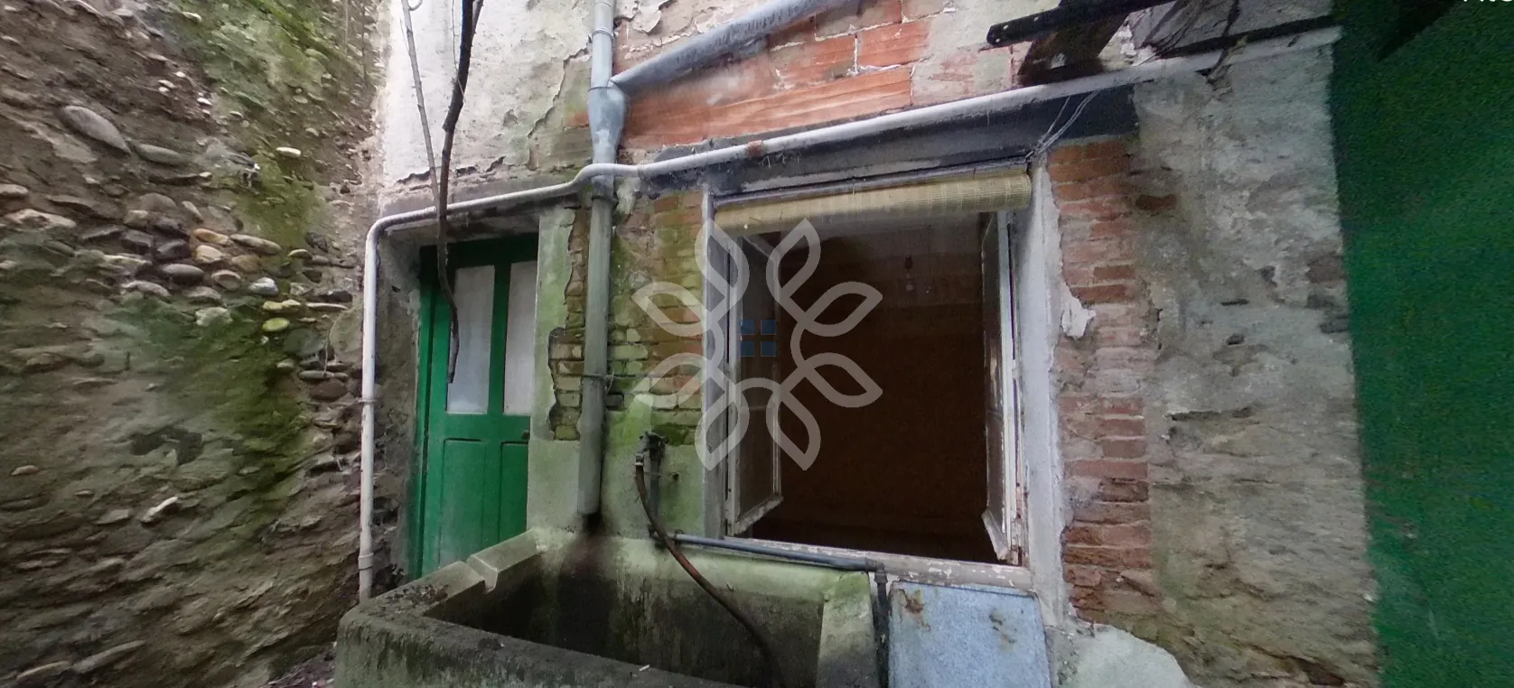 Maison de ville à Brioude avec grand potentiel d'aménagement 