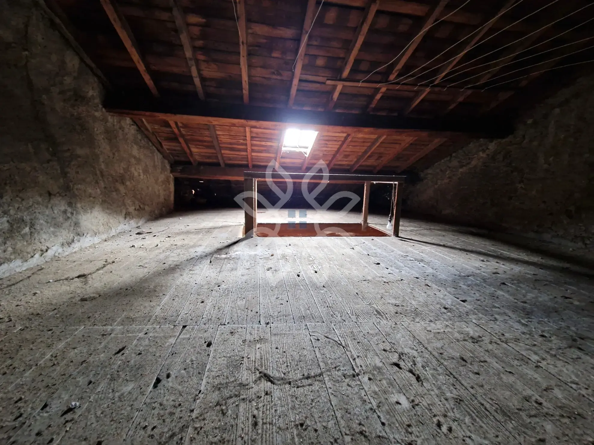 Maison de ville à Brioude avec grand potentiel d'aménagement 