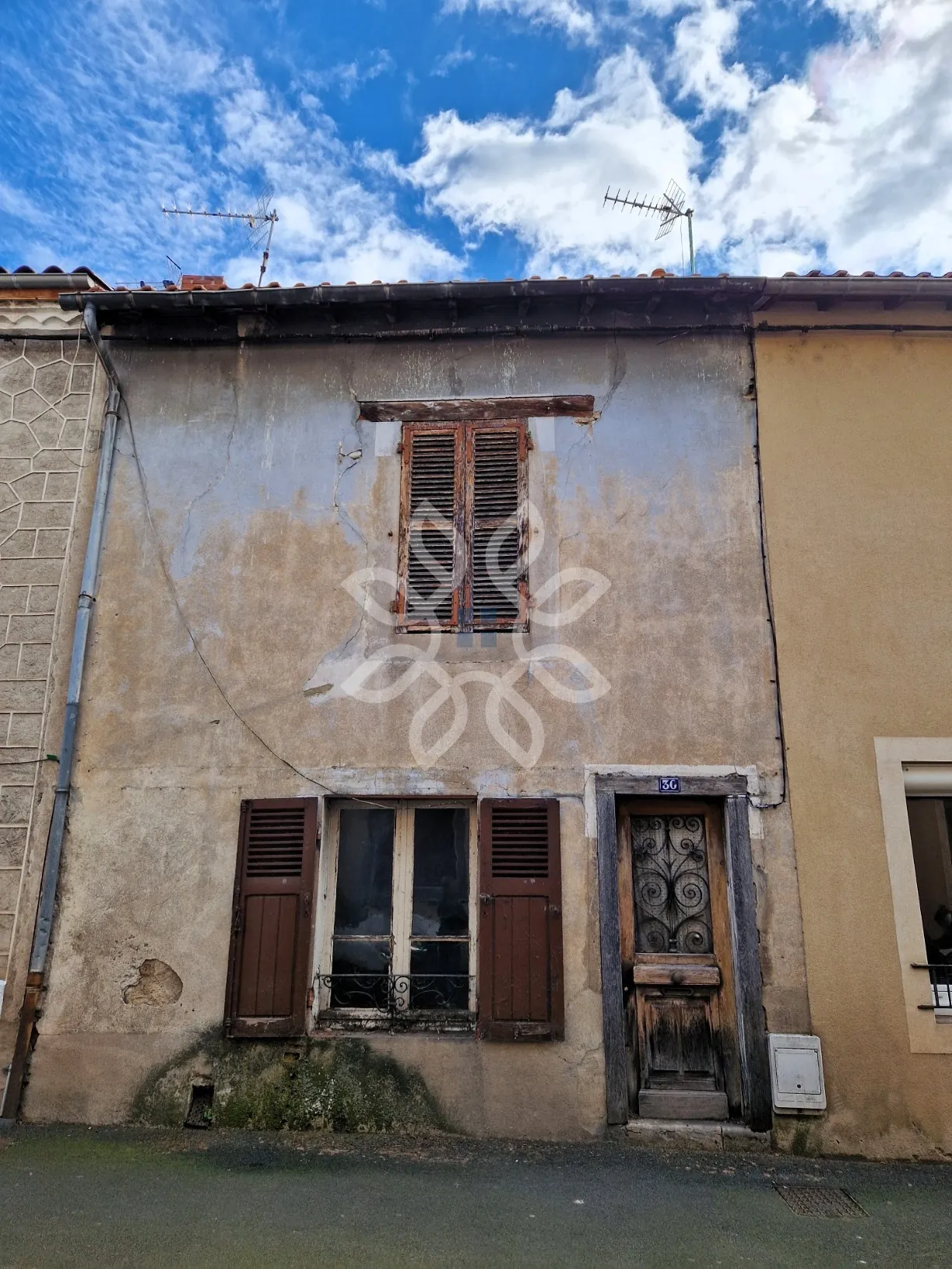 Maison de ville à Brioude avec grand potentiel d'aménagement