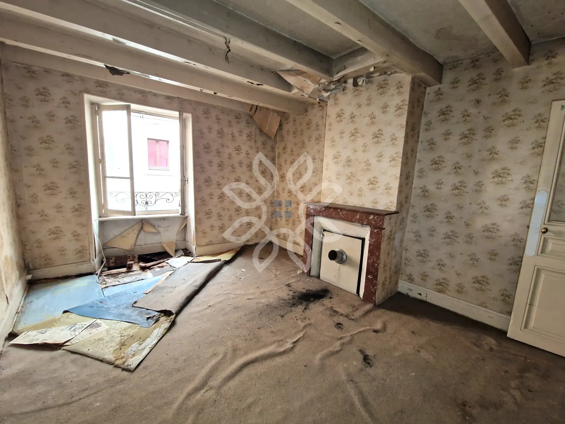 Maison de ville à Brioude avec grand potentiel d'aménagement 