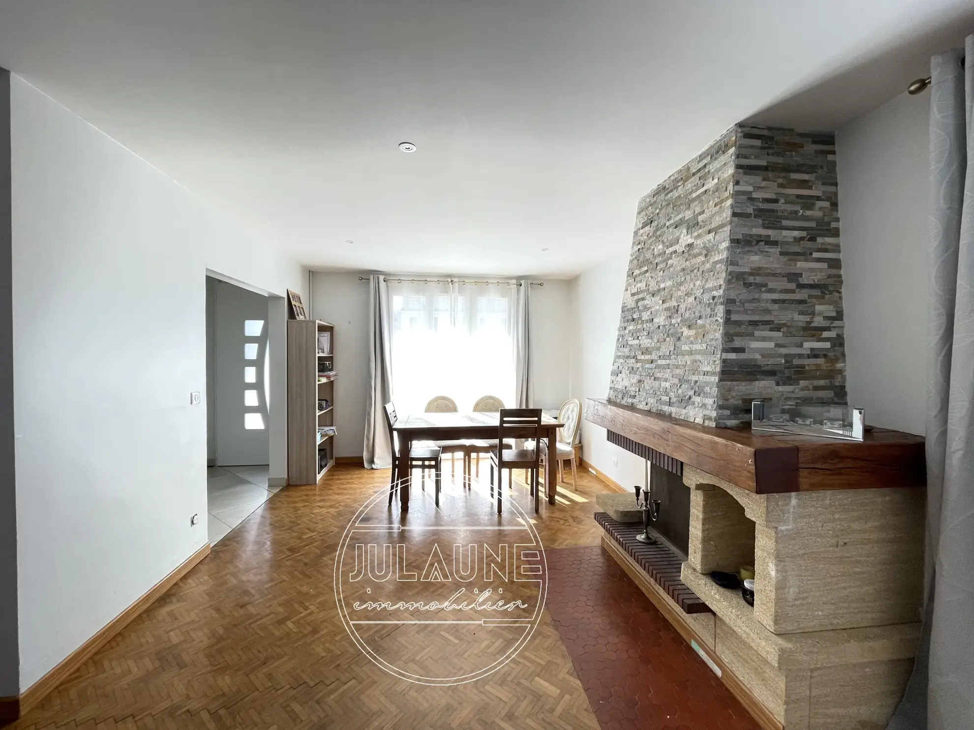 Maison spacieuse à Limoges, près de la clinique CHÉNIEUX, 5 chambres avec jardin et garages 