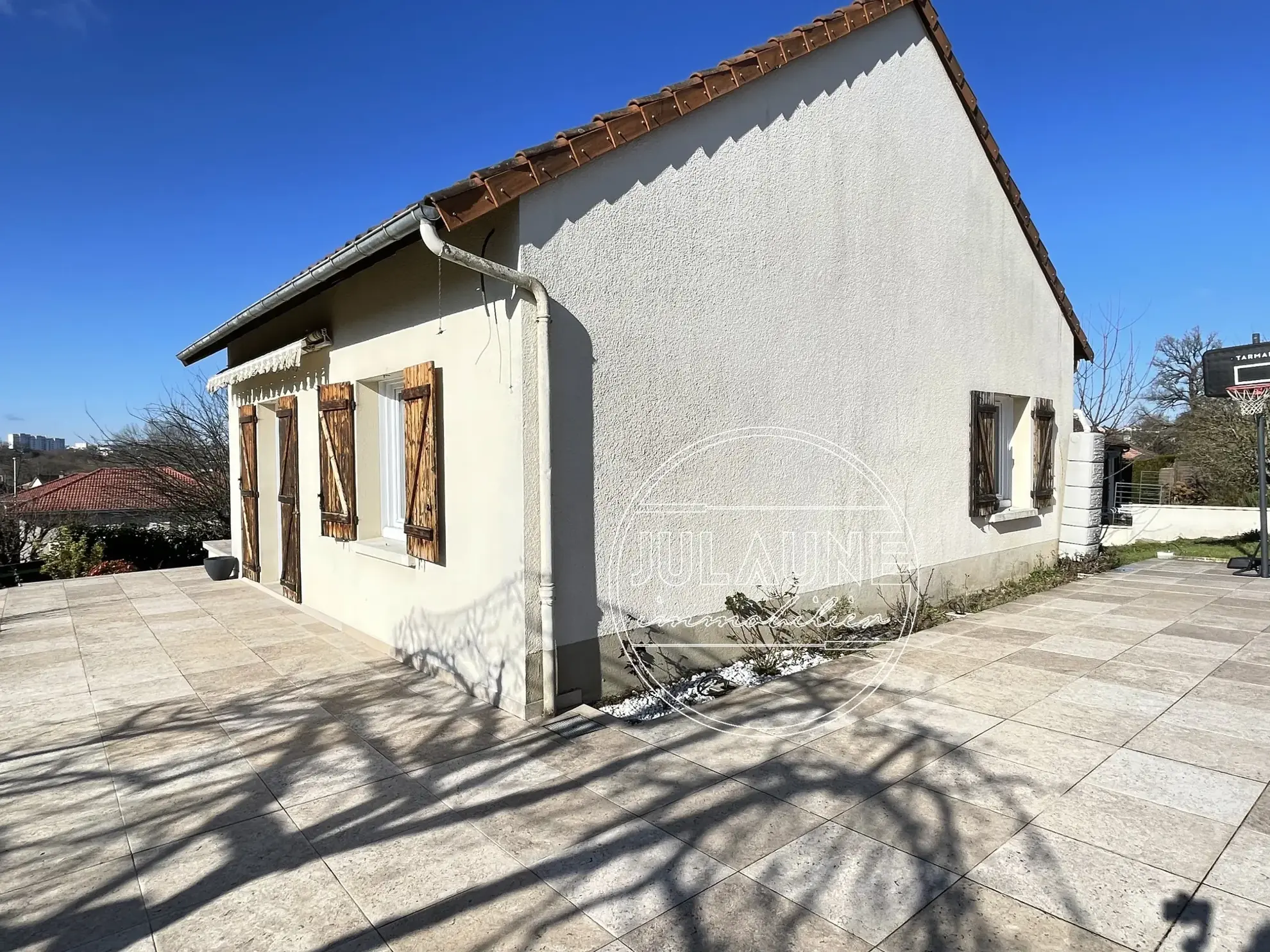 Maison spacieuse à Limoges, près de la clinique CHÉNIEUX, 5 chambres avec jardin et garages 
