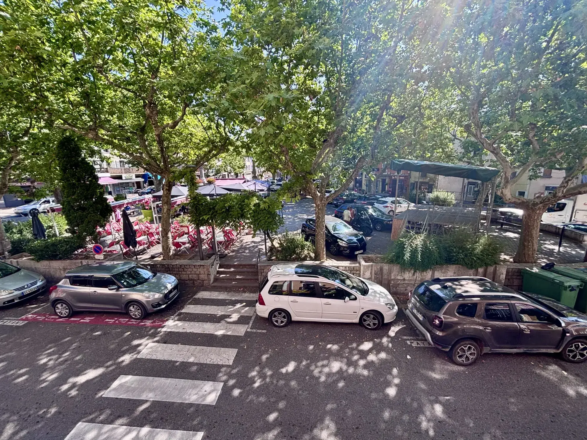 Appartement T4 à vendre au centre-ville de Laragne-Montéglin 