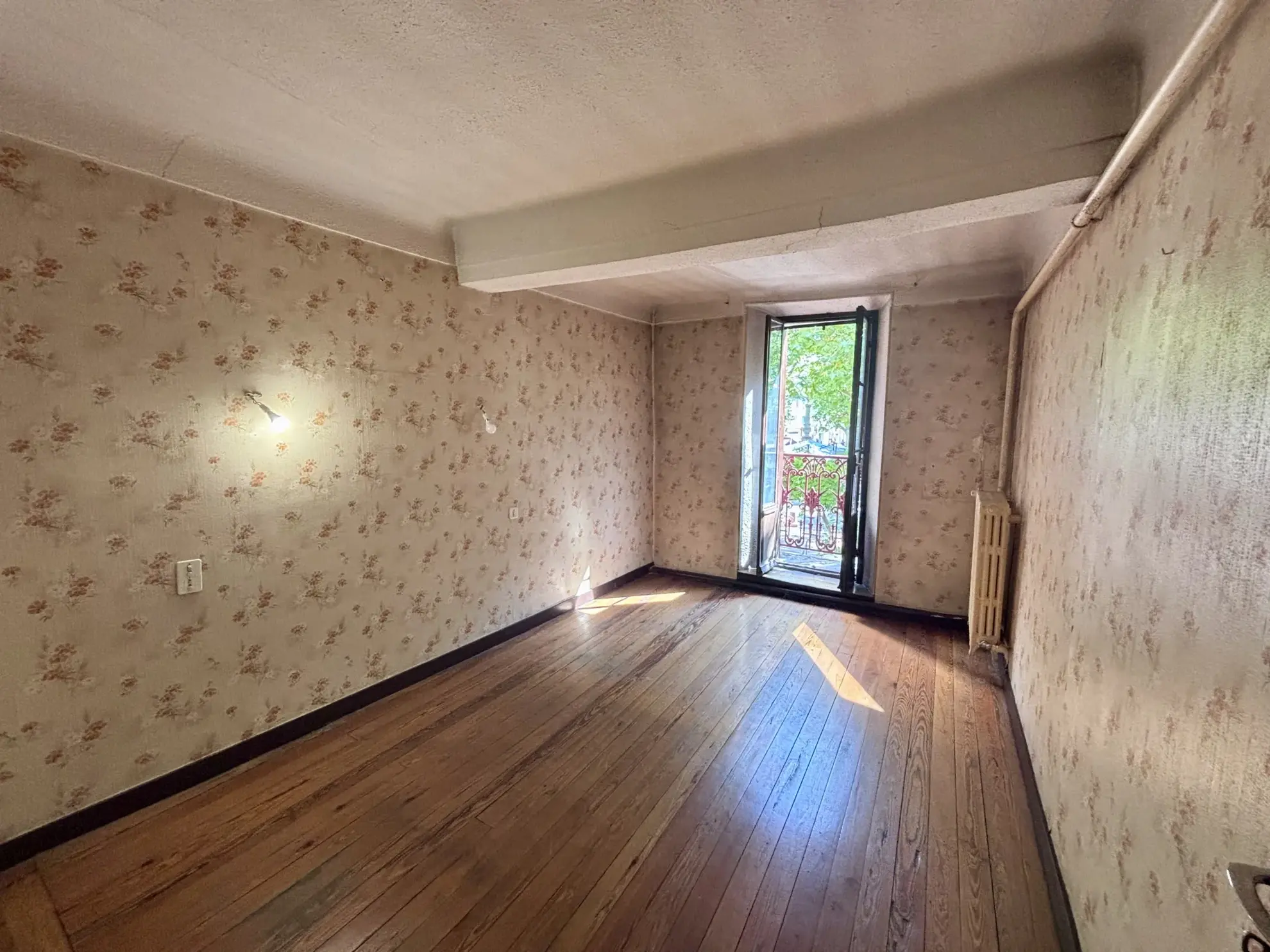 Appartement T4 à vendre au centre-ville de Laragne-Montéglin 