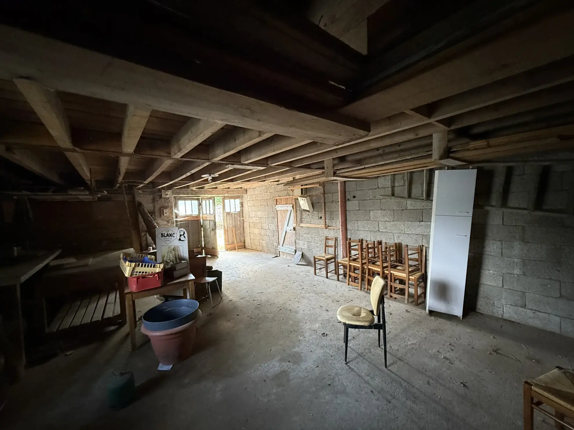 Opportunité rare : ferme à rénover au Pertuis avec fort potentiel et joli terrain 