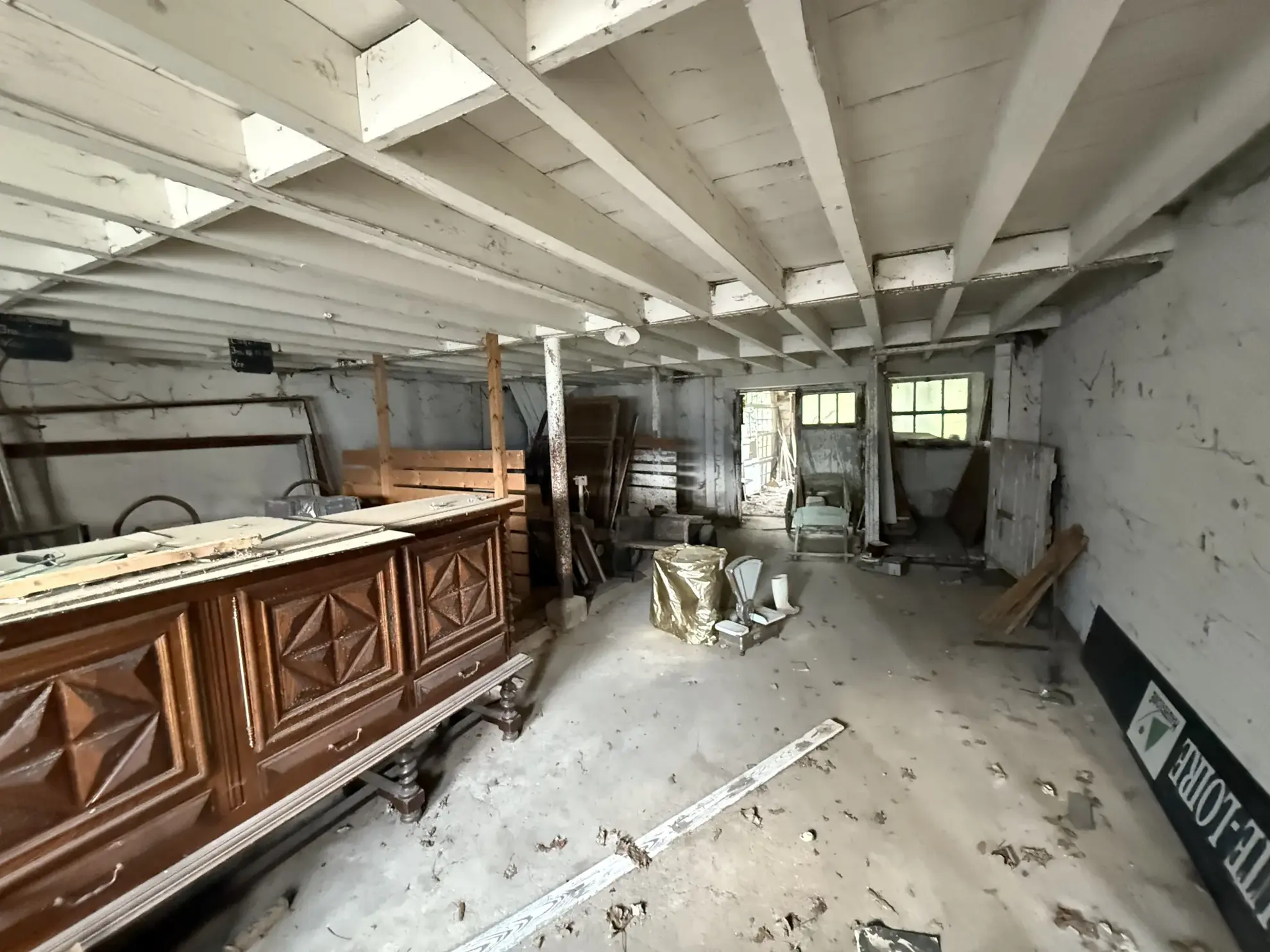 Opportunité rare : ferme à rénover au Pertuis avec fort potentiel et joli terrain 