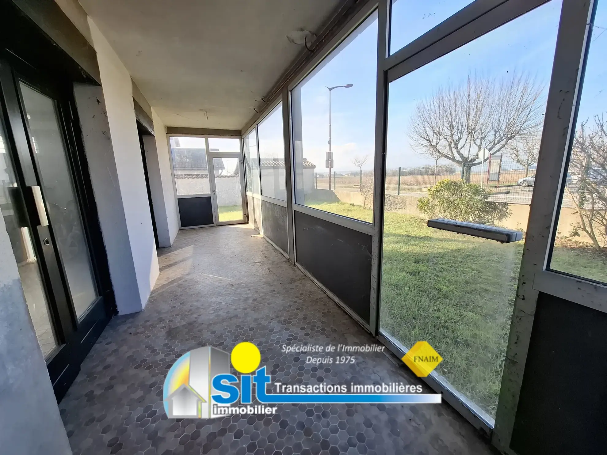 Maison traditionnelle de 162 m² avec potentiel de rénovation à Saint-Clair-du-Rhône 