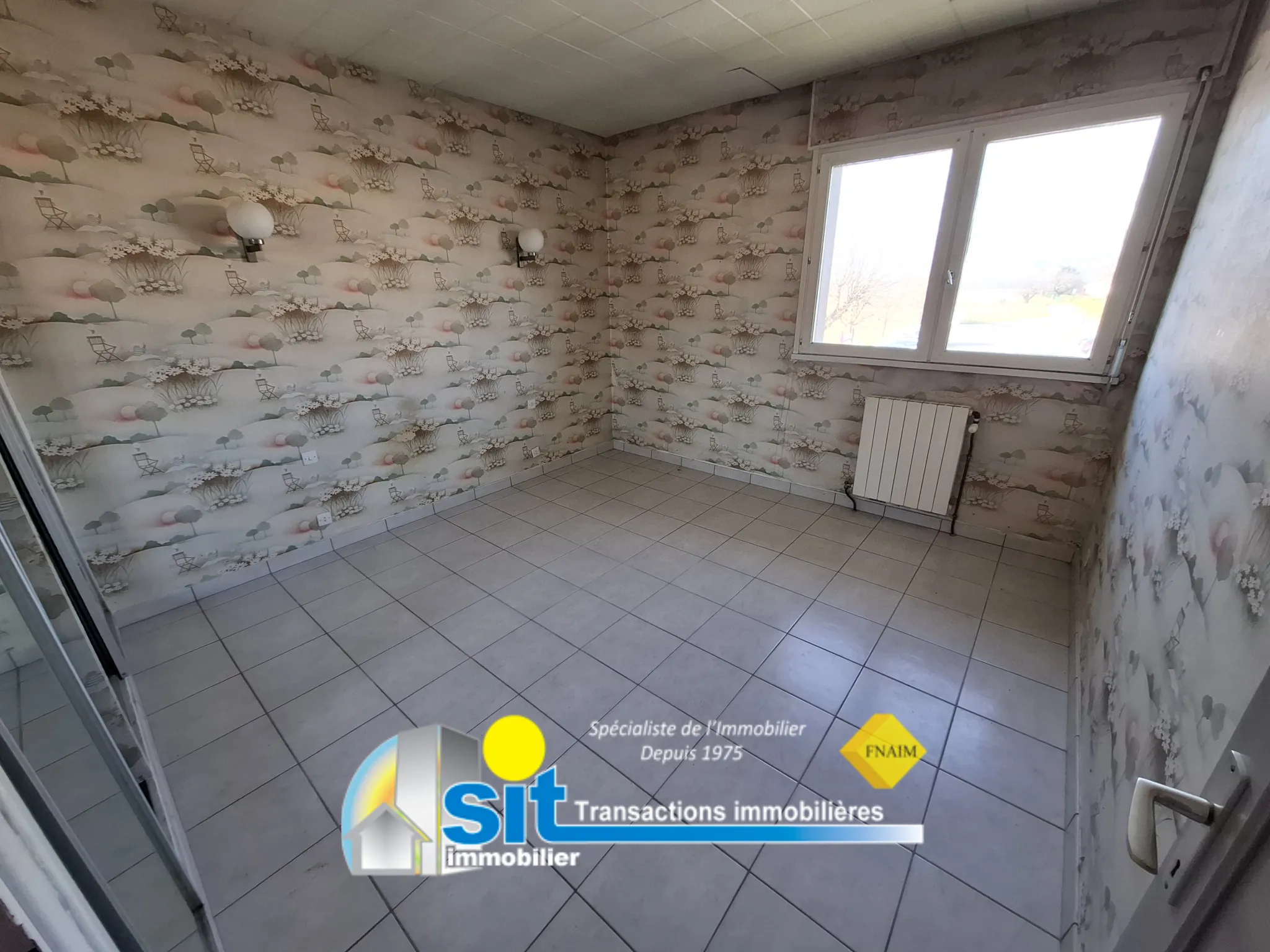 Maison traditionnelle de 162 m² avec potentiel de rénovation à Saint-Clair-du-Rhône 