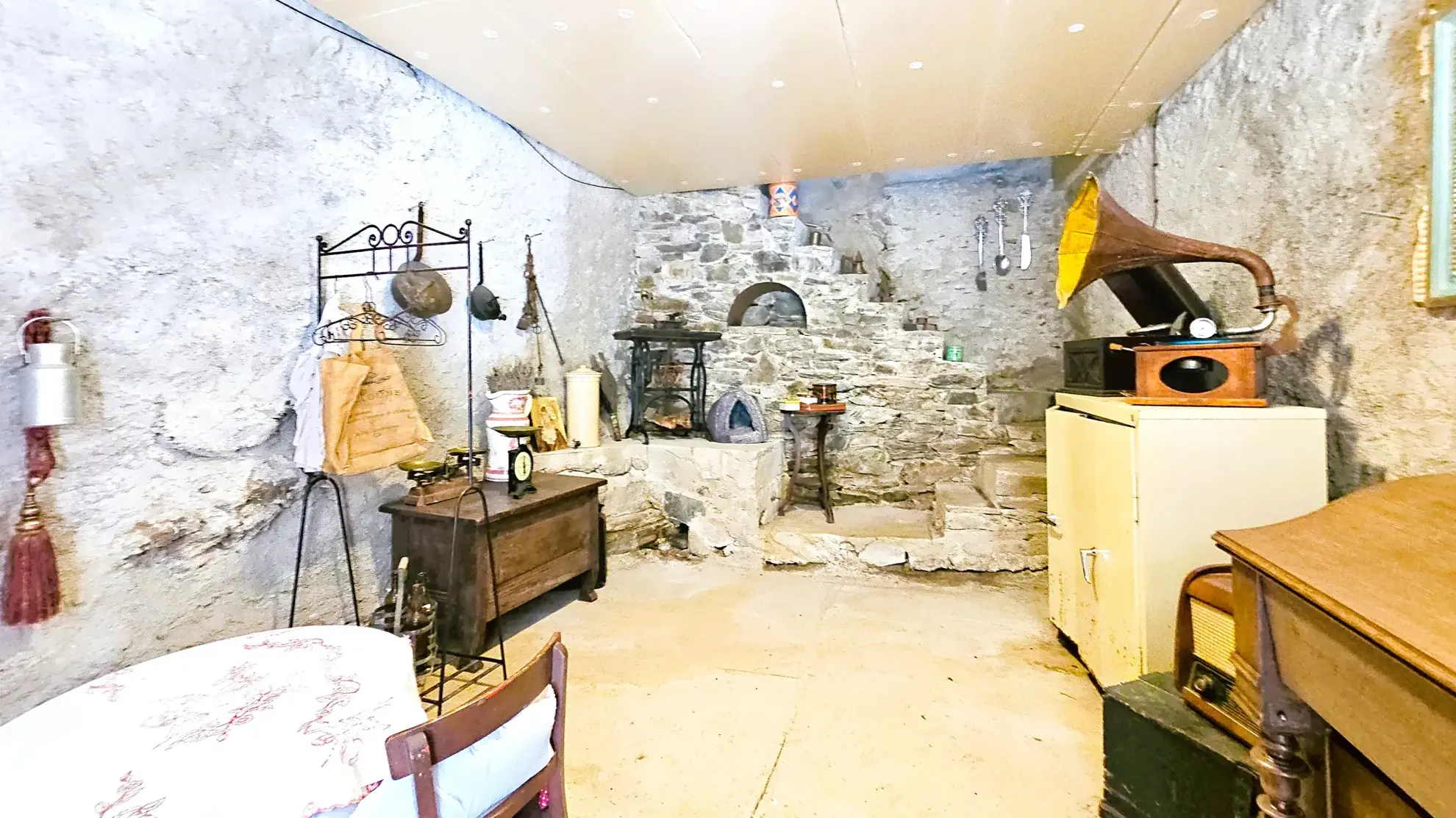 Maison en pierre rénovée dans la vallée du Tarn avec terrasse et jardin à Cadix 