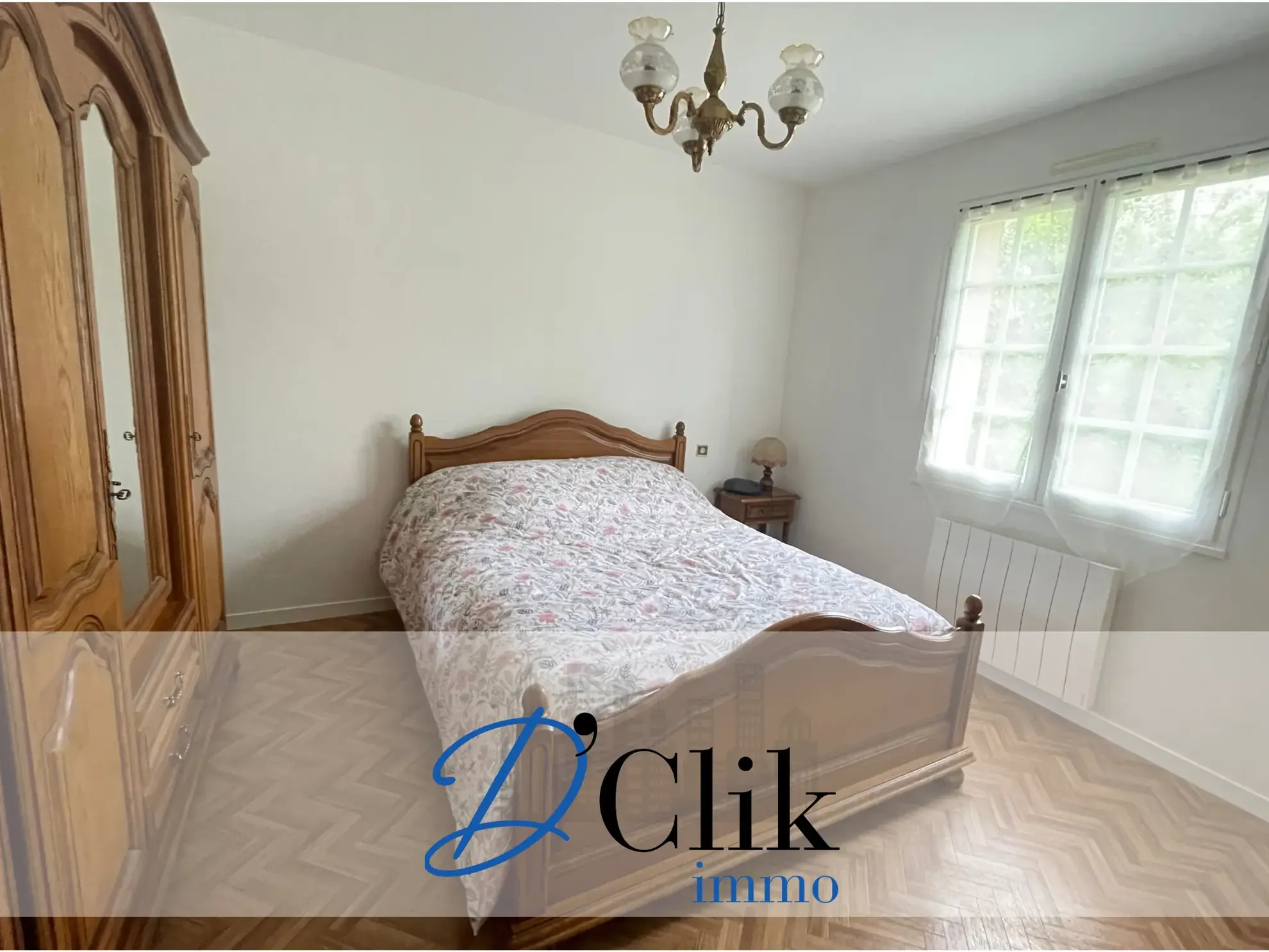 Vente d'un pavillon de plain-pied à Change, 3 chambres avec jardin et garage 