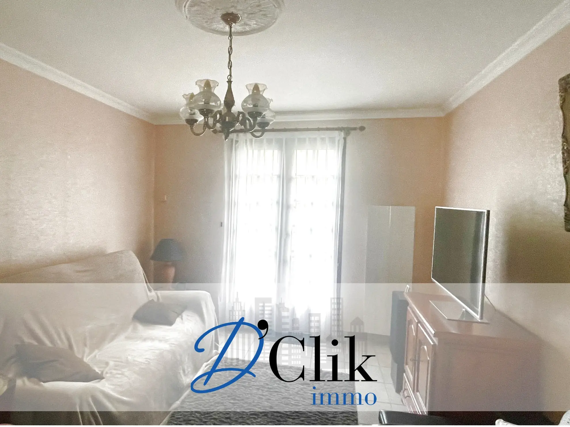 Vente d'un pavillon de plain-pied à Change, 3 chambres avec jardin et garage 