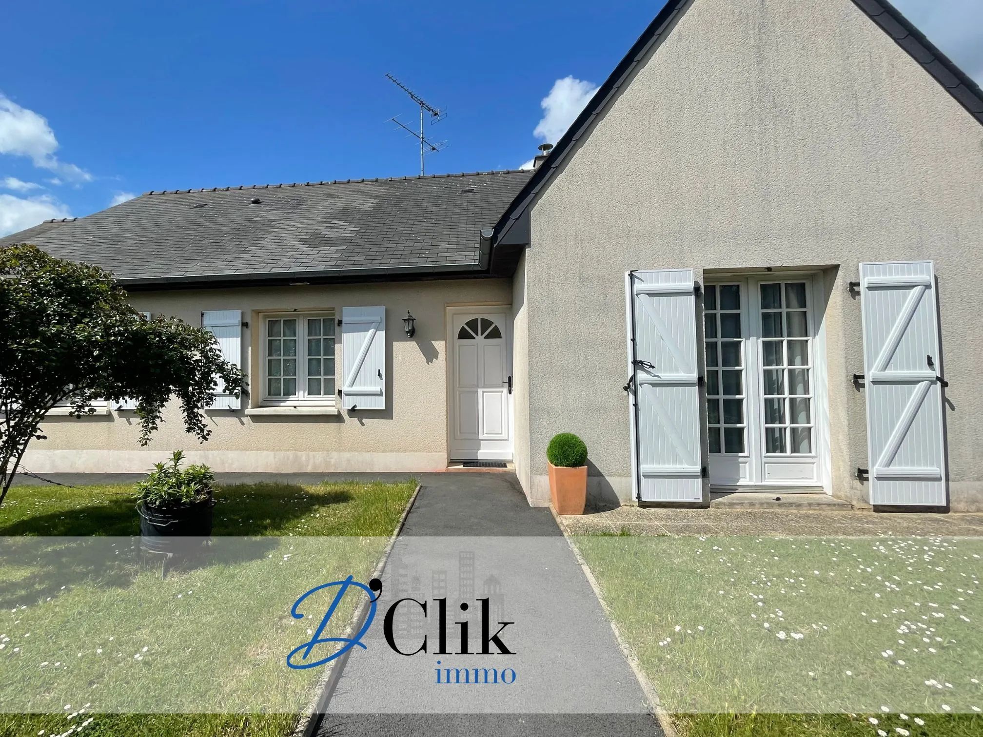 Pavillon de plain-pied à vendre à Change avec jardin et garage, opportunité rare