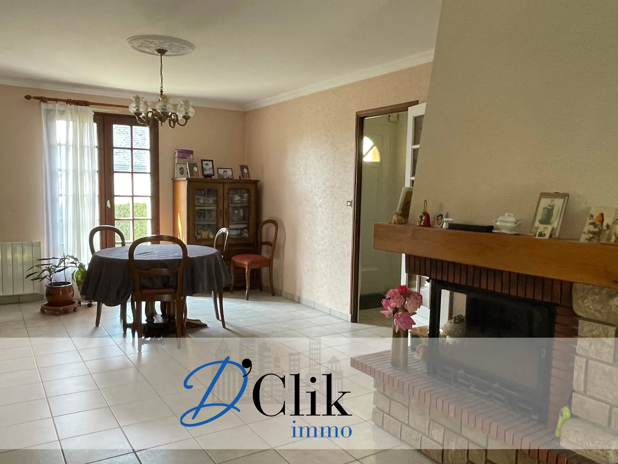 Pavillon de plain-pied avec jardin, garage et terrasse à Change (Mayenne) 