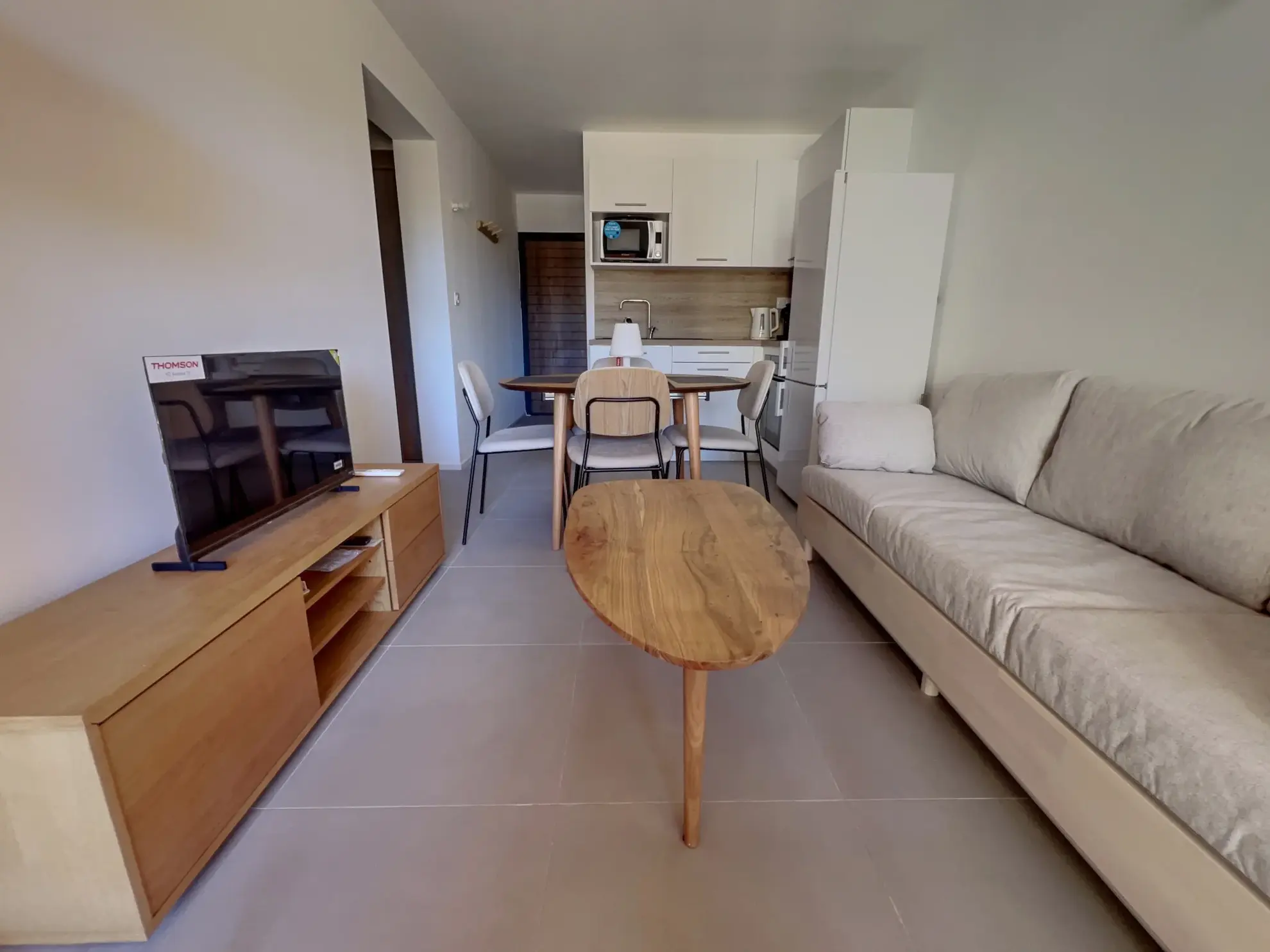 Vue exceptionnelle sur la plage à Pianottoli-Caldarello : résidence haut standing avec piscine et sport 