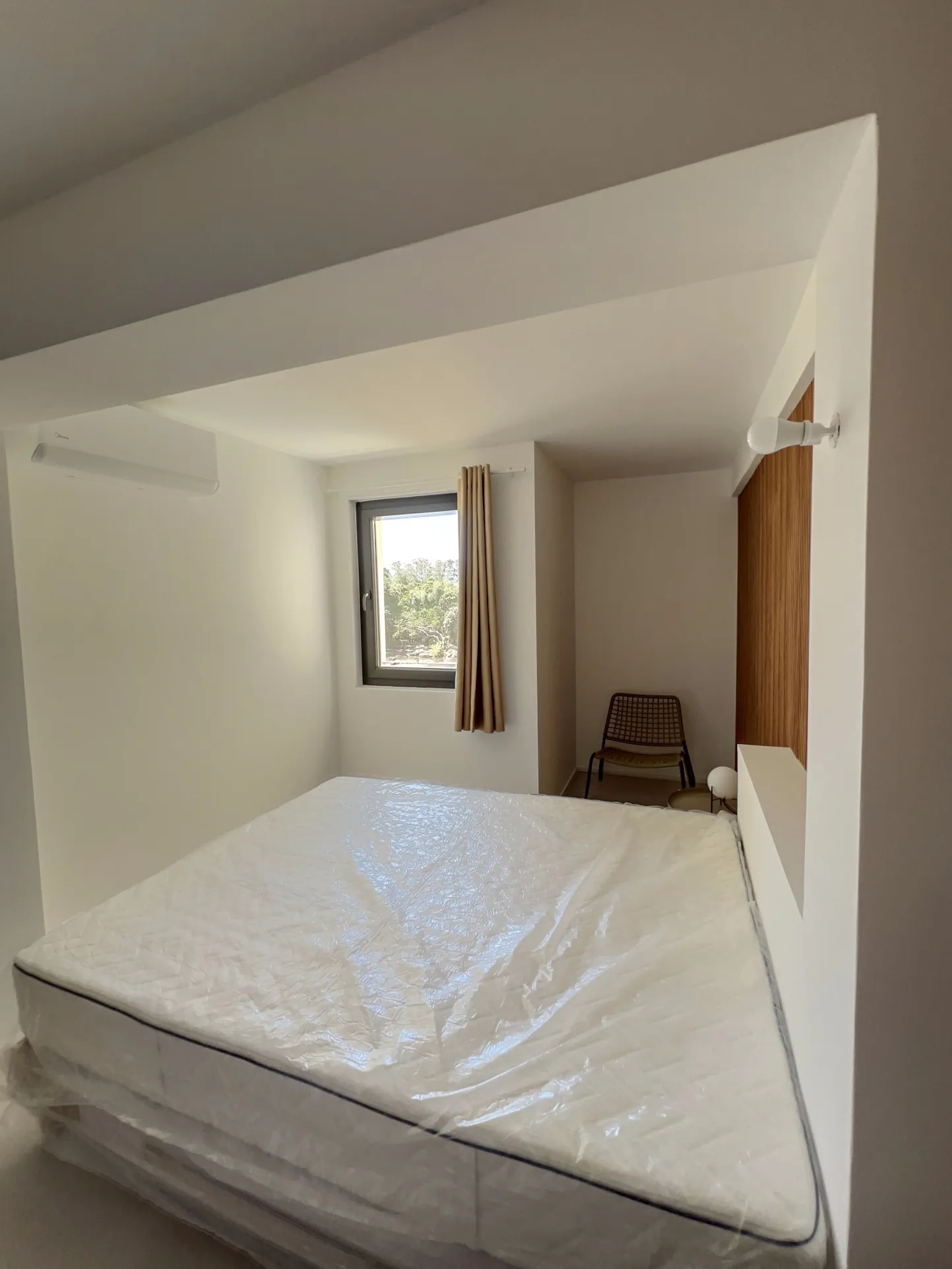 Vue exceptionnelle sur la plage à Pianottoli-Caldarello : résidence haut standing avec piscine et sport 