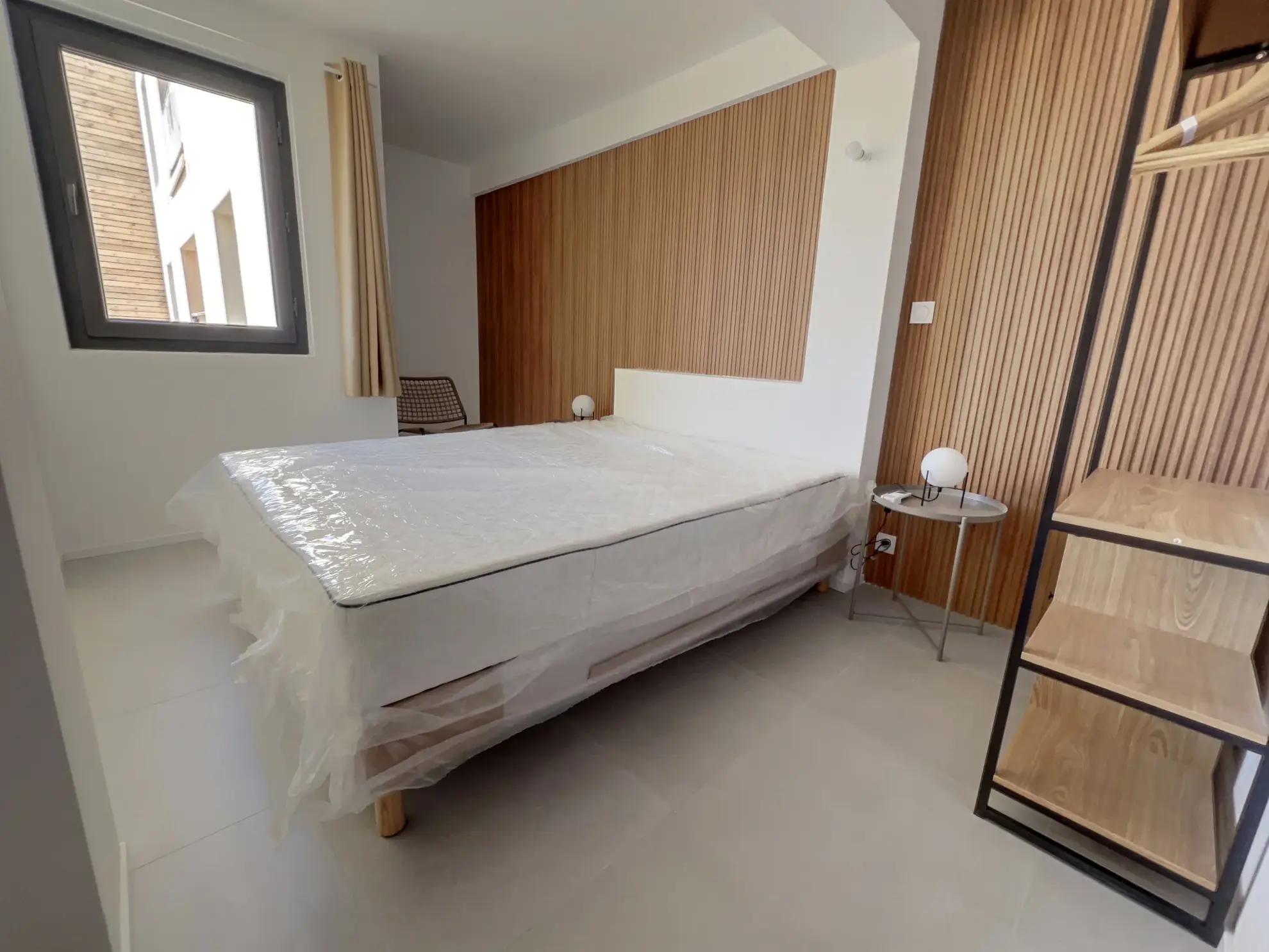 Vue exceptionnelle sur la plage à Pianottoli-Caldarello : résidence haut standing avec piscine et sport 