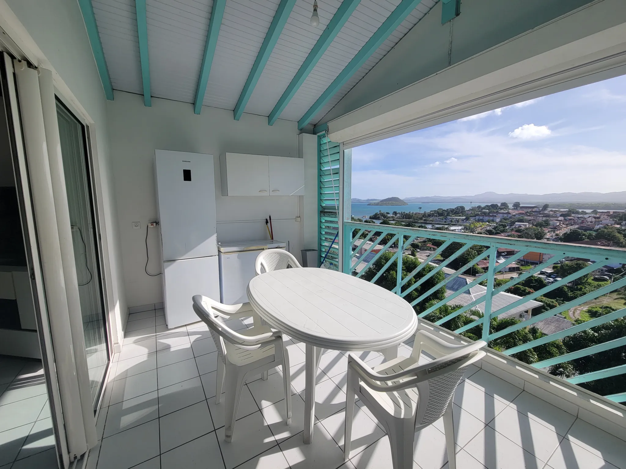 Superbe T2 avec vue mer à Les Trois Îlets – Résidence pratique et lumineuse 