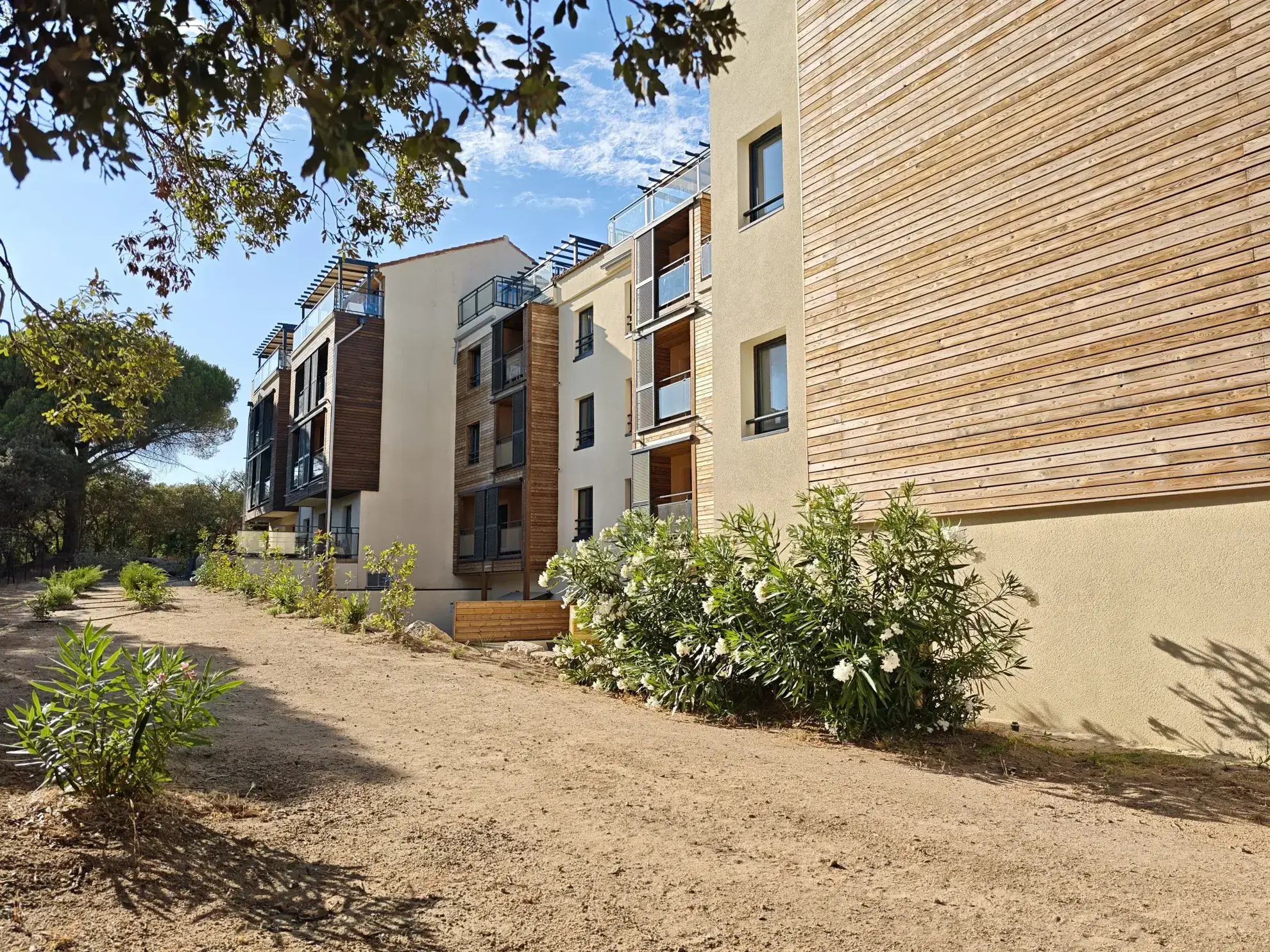 Appartement de luxe avec accès plage et équipements de loisirs en Corse du Sud 
