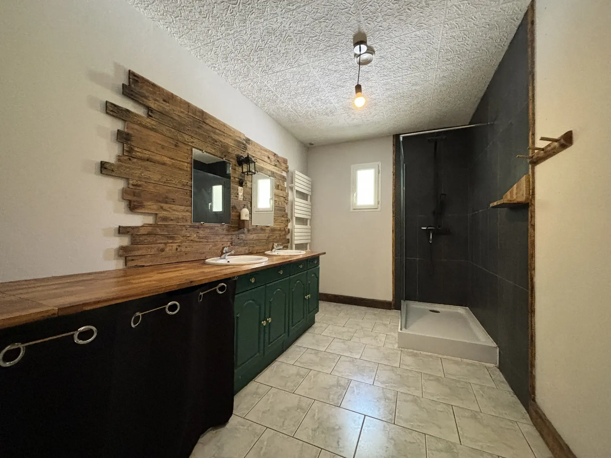 Maison de 120 m² avec grand terrain et sous-sol à Mensignac 