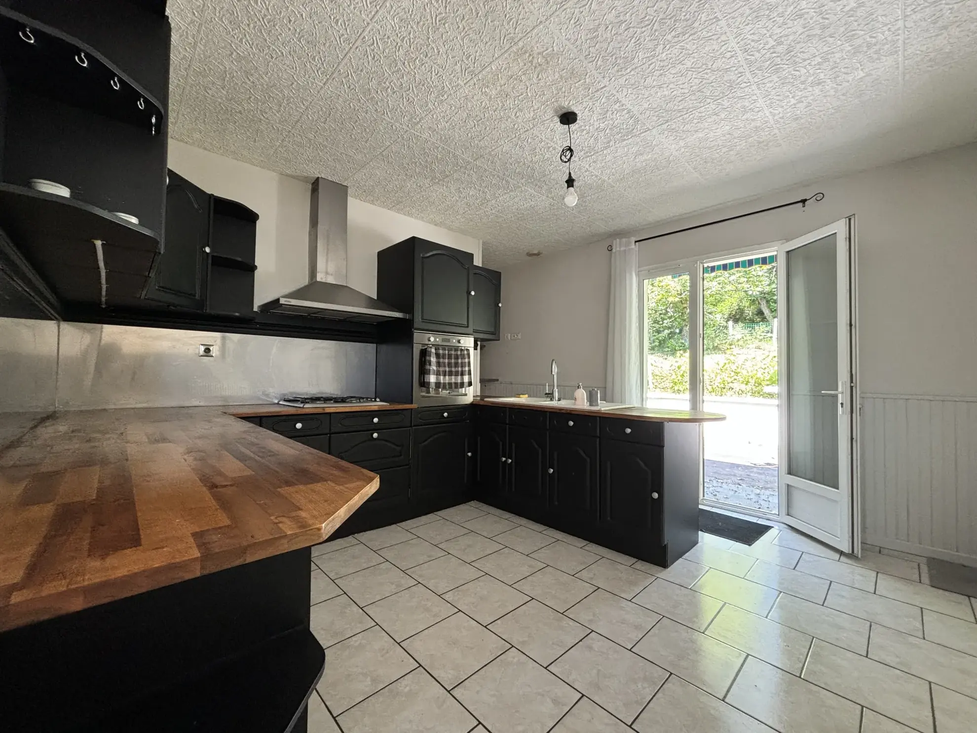 Maison de 120 m² avec grand terrain et sous-sol à Mensignac 