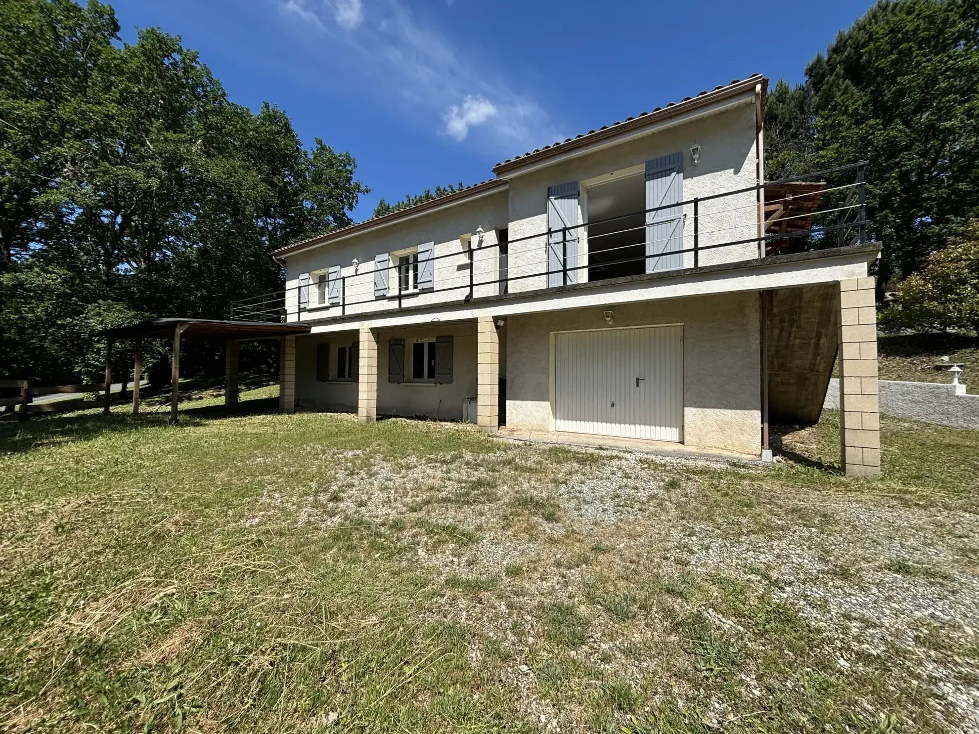 Maison de 120 m² avec grand terrain et sous-sol à Mensignac