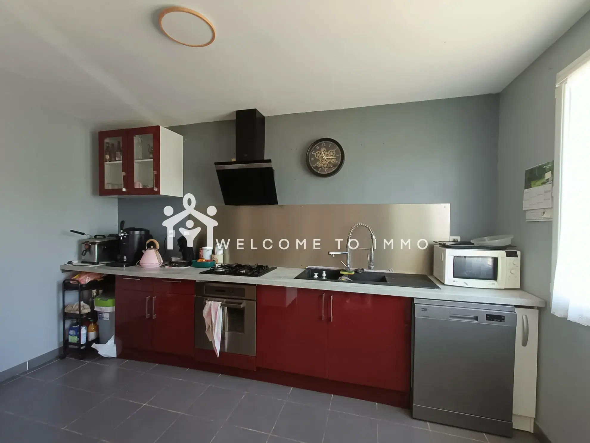 Maison à vendre à Benon avec jardin, garage et grande superficie, hors lotissement 