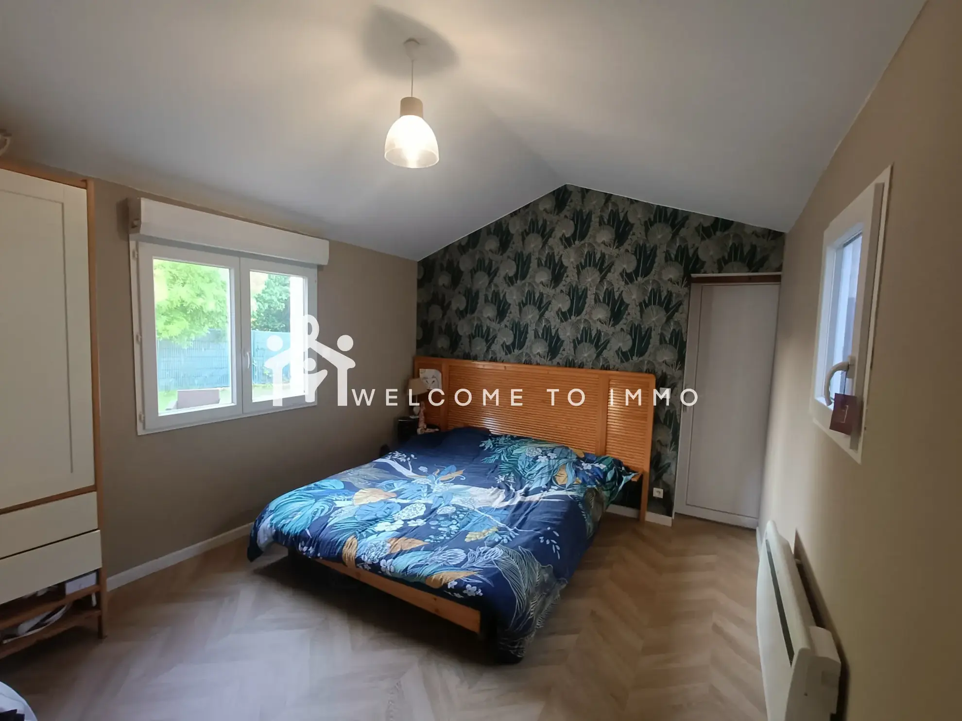 Maison à vendre à Benon avec jardin, garage et grande superficie, hors lotissement 