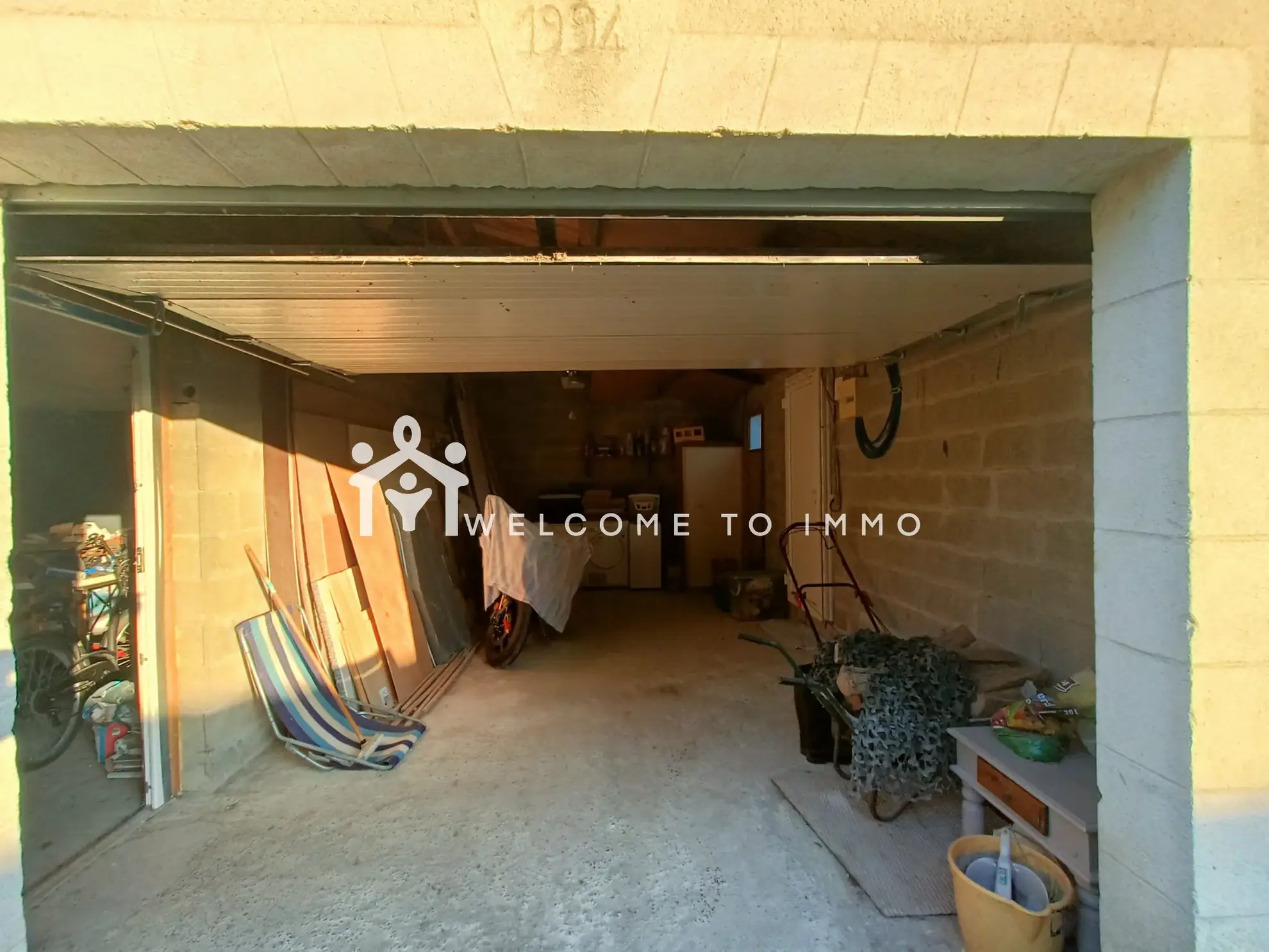 Maison à vendre à Benon avec jardin, garage et grande superficie, hors lotissement 